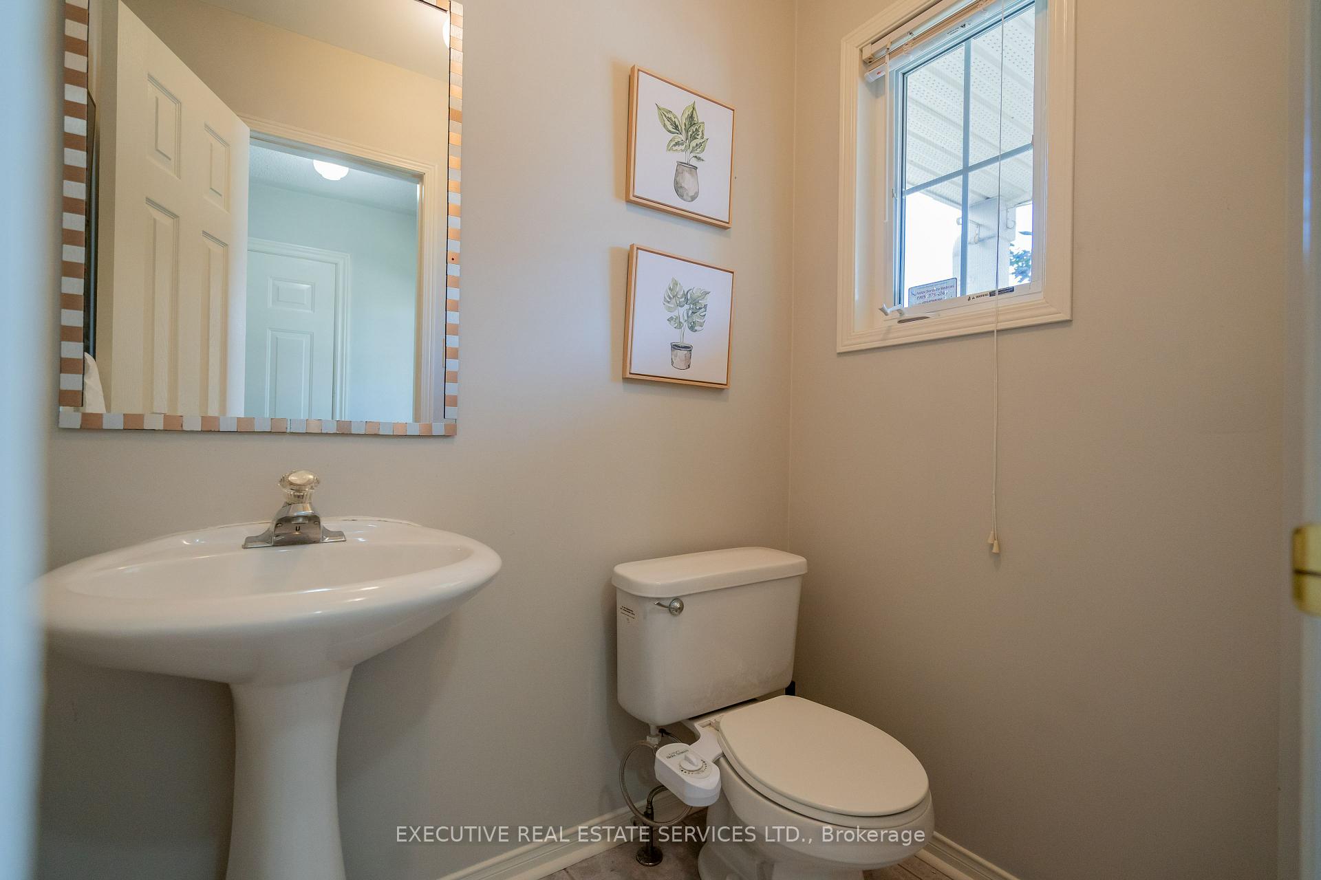 Photo 26 of 20 Heathwood Drive, Brampton, Fletcher's Meadow — HOMEH