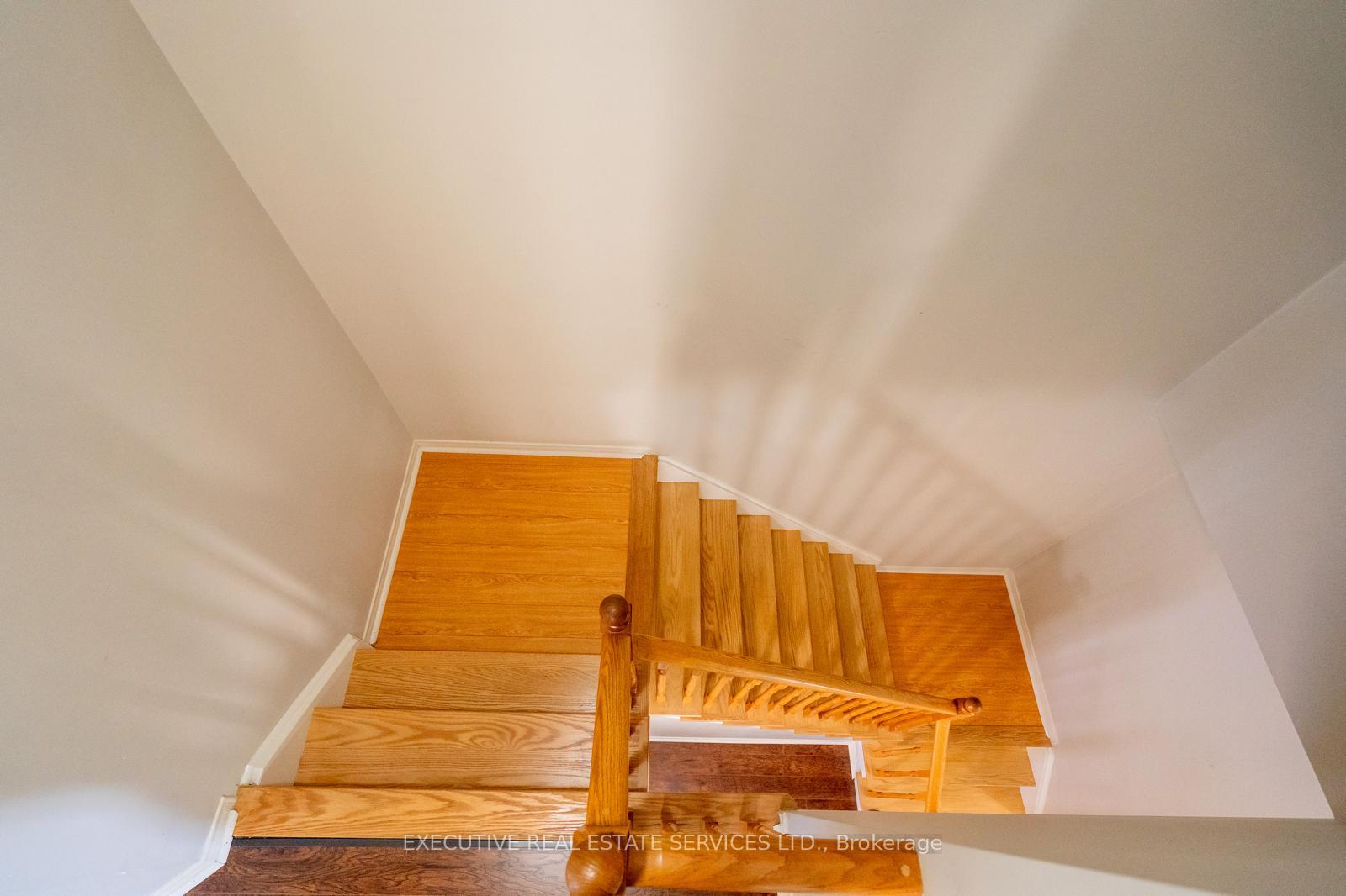Photo 19 of 20 Heathwood Drive, Brampton, Fletcher's Meadow — HOMEH