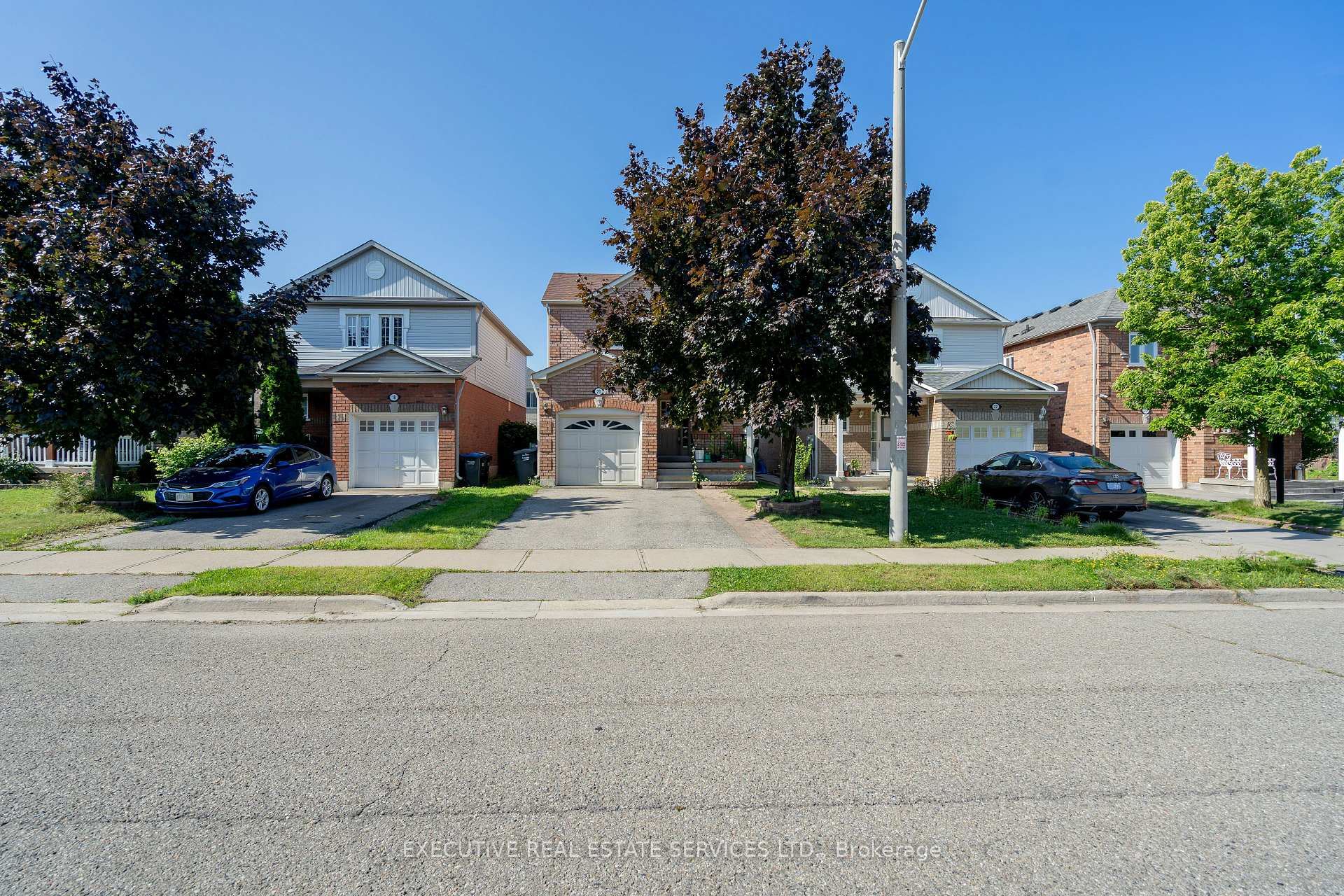 Photo 27 of 20 Heathwood Drive, Brampton, Fletcher's Meadow — HOMEH