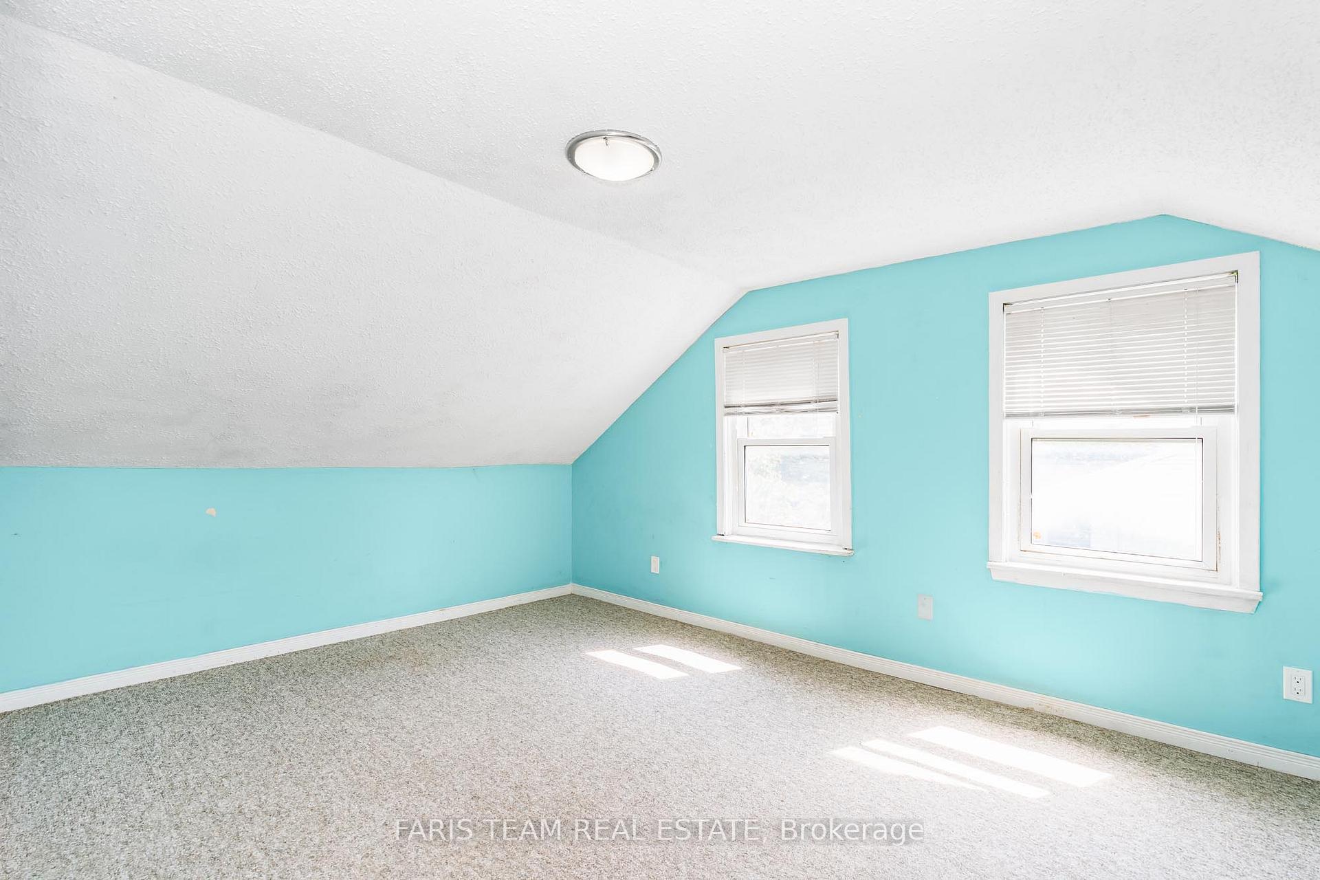 Photo 3 of 15 George Street, Innisfil, Cookstown — HOMEH