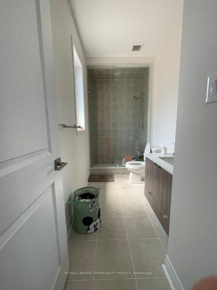 Photo 11 of 30 Lepp Drive, Markham, Middlefield — HOMEH