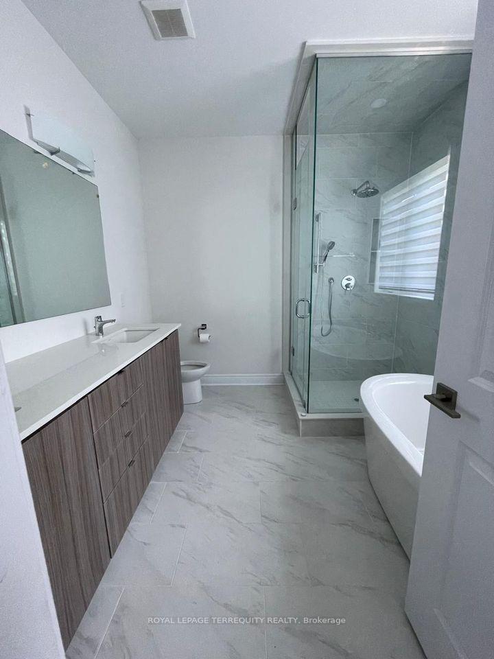 Photo 16 of 30 Lepp Drive, Markham, Middlefield — HOMEH