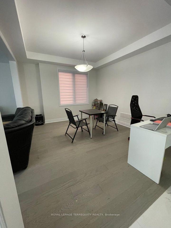 Photo 17 of 30 Lepp Drive, Markham, Middlefield — HOMEH