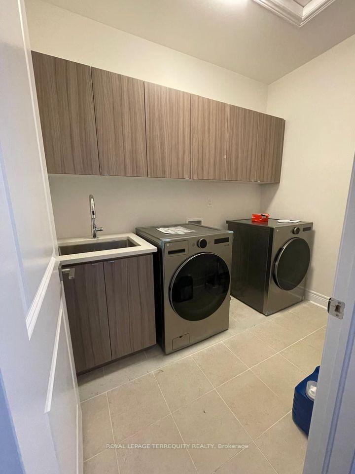 Photo 15 of 30 Lepp Drive, Markham, Middlefield — HOMEH
