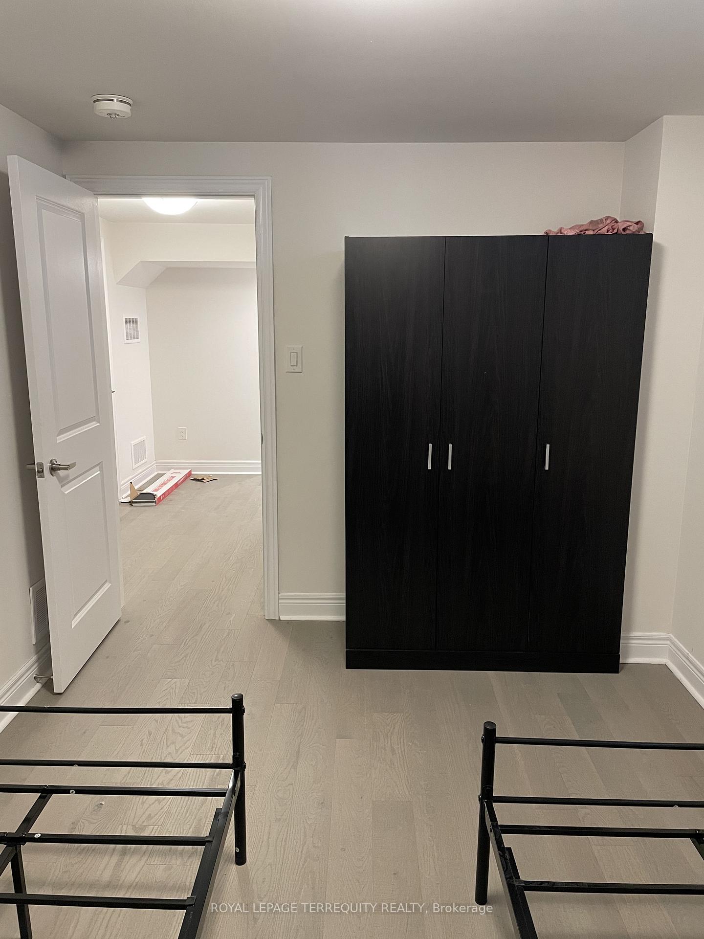 Photo 23 of 30 Lepp Drive, Markham, Middlefield — HOMEH