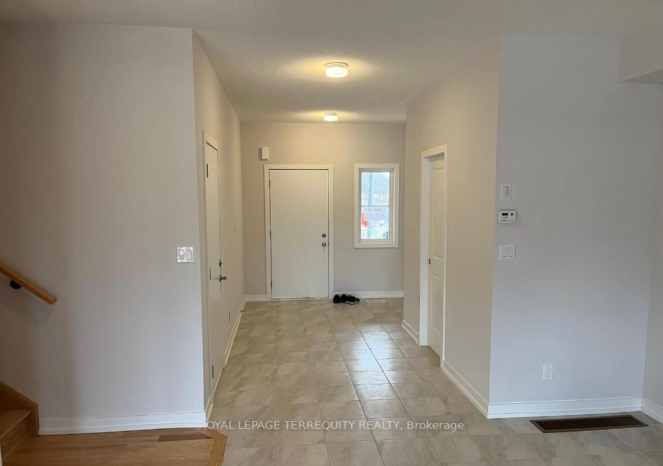Photo 2 of 46 Trailside Drive, Haldimand — HOMEH