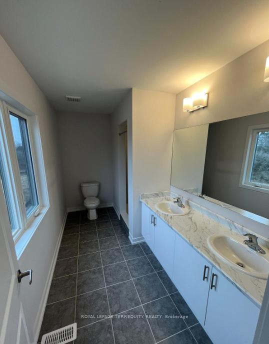 Photo 20 of 46 Trailside Drive, Haldimand — HOMEH