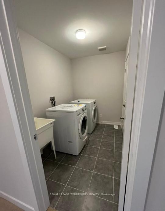 Photo 17 of 46 Trailside Drive, Haldimand — HOMEH