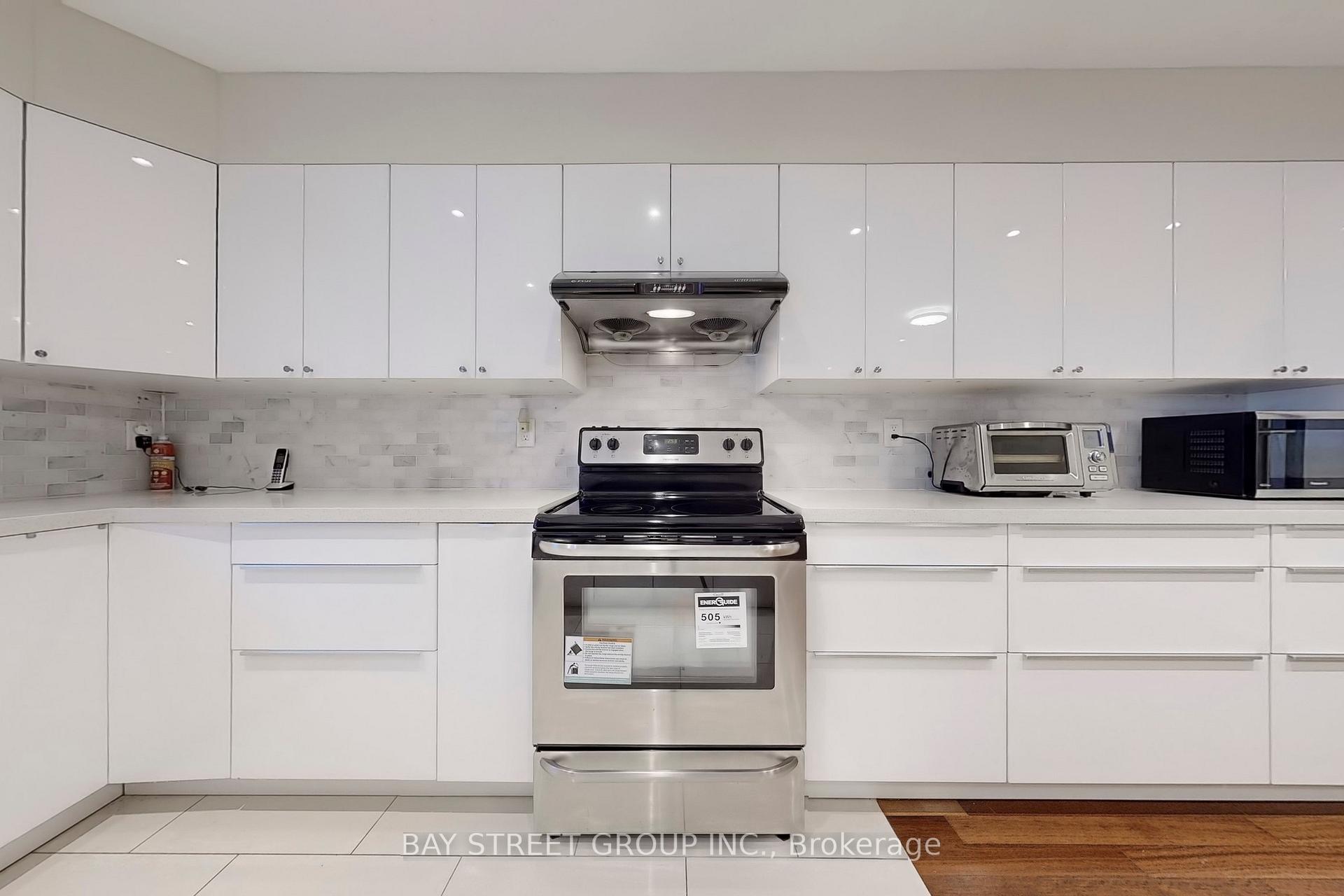 Photo 5 of 25 Maple Ridge Crescent, Markham, Greensborough — HOMEH