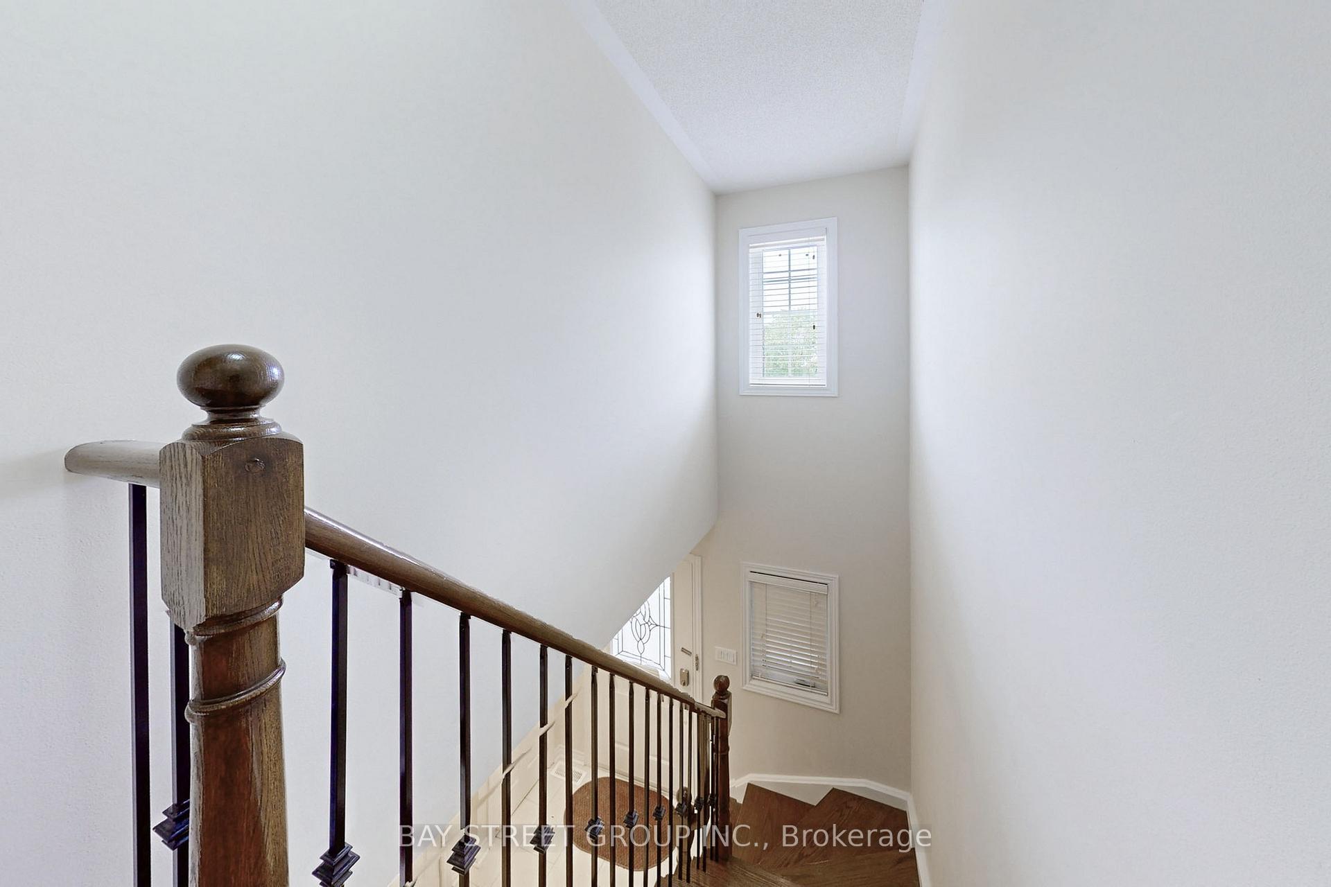Photo 12 of 25 Maple Ridge Crescent, Markham, Greensborough — HOMEH