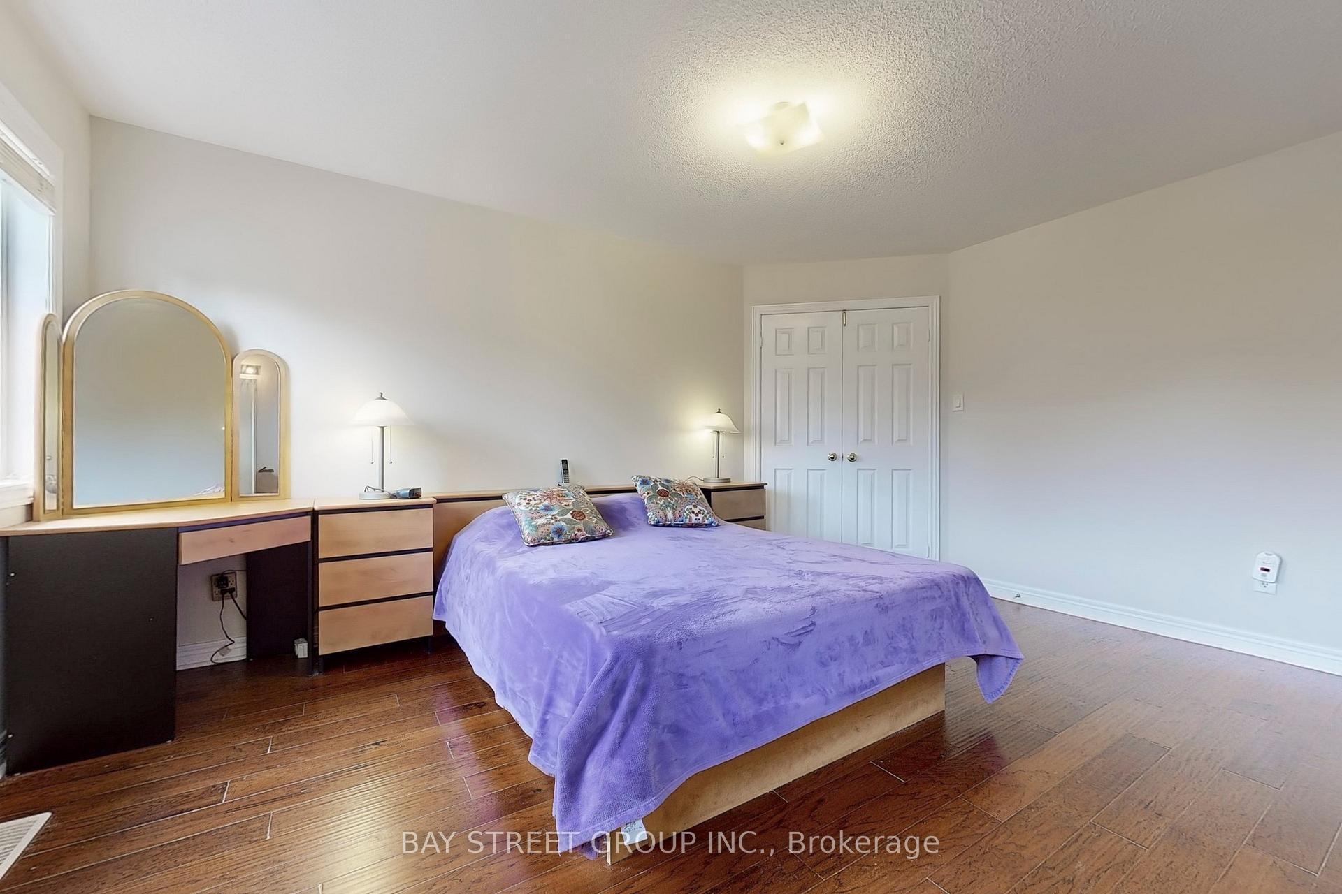Photo 13 of 25 Maple Ridge Crescent, Markham, Greensborough — HOMEH