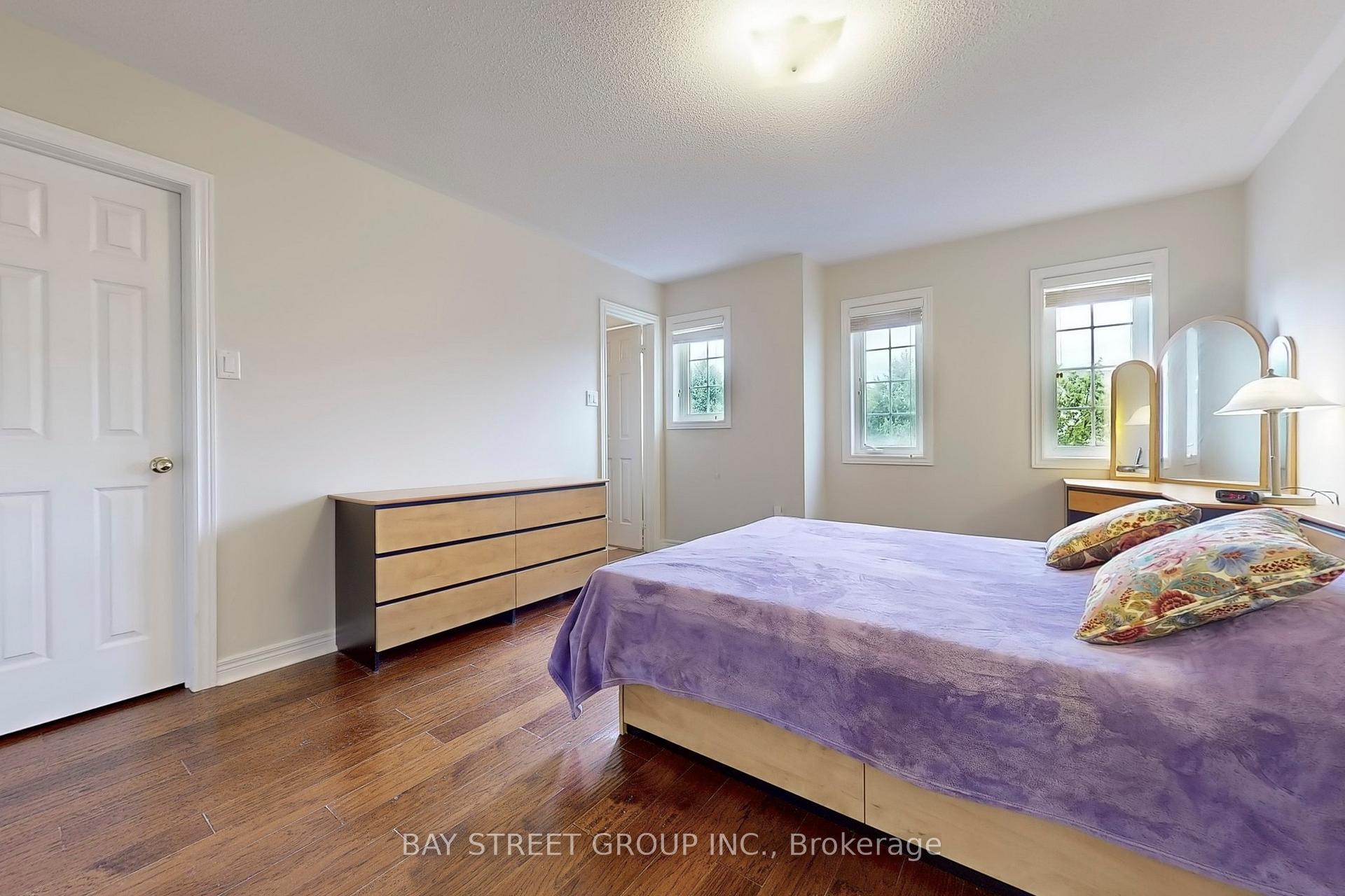 Photo 15 of 25 Maple Ridge Crescent, Markham, Greensborough — HOMEH