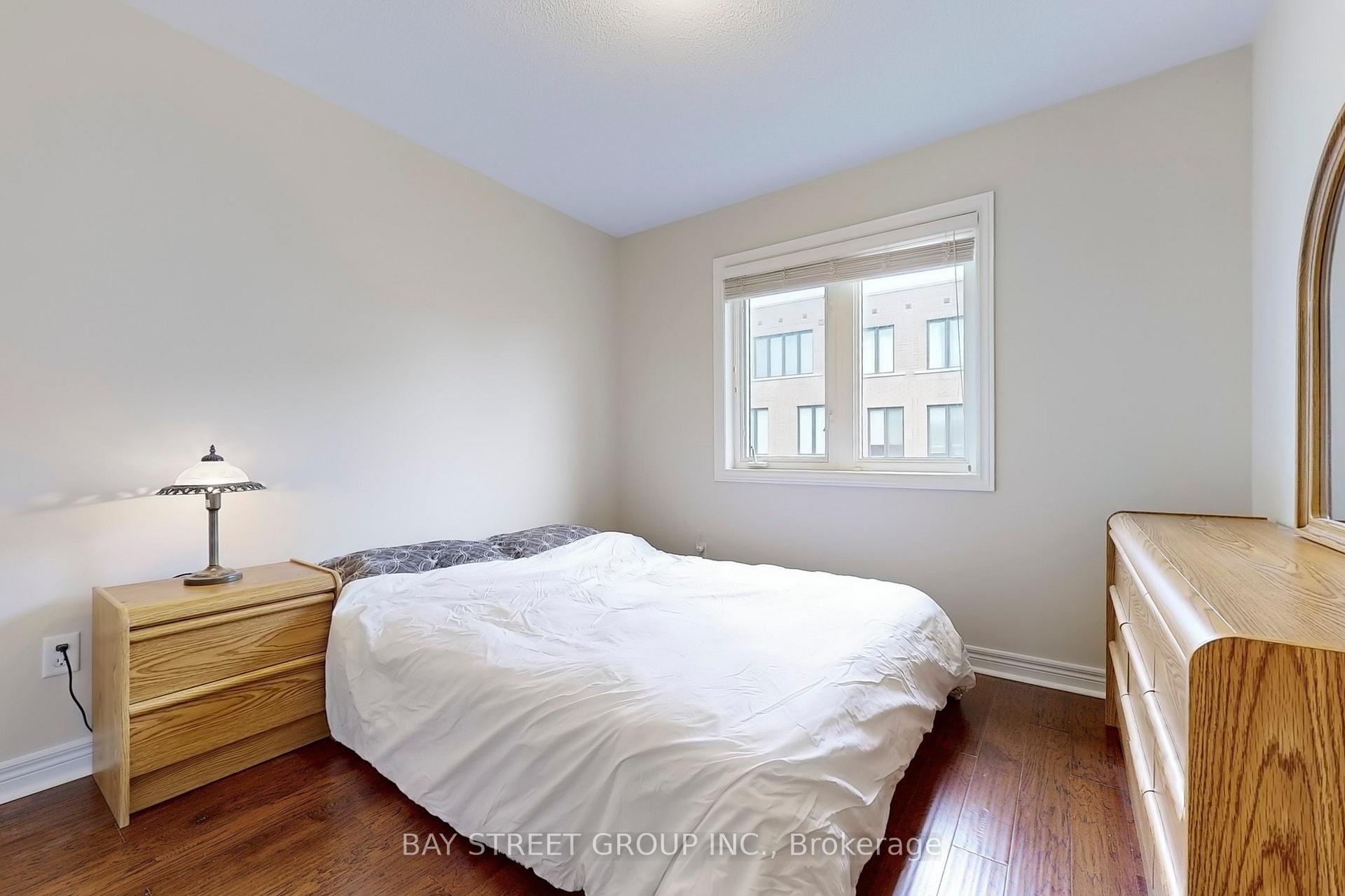 Photo 17 of 25 Maple Ridge Crescent, Markham, Greensborough — HOMEH