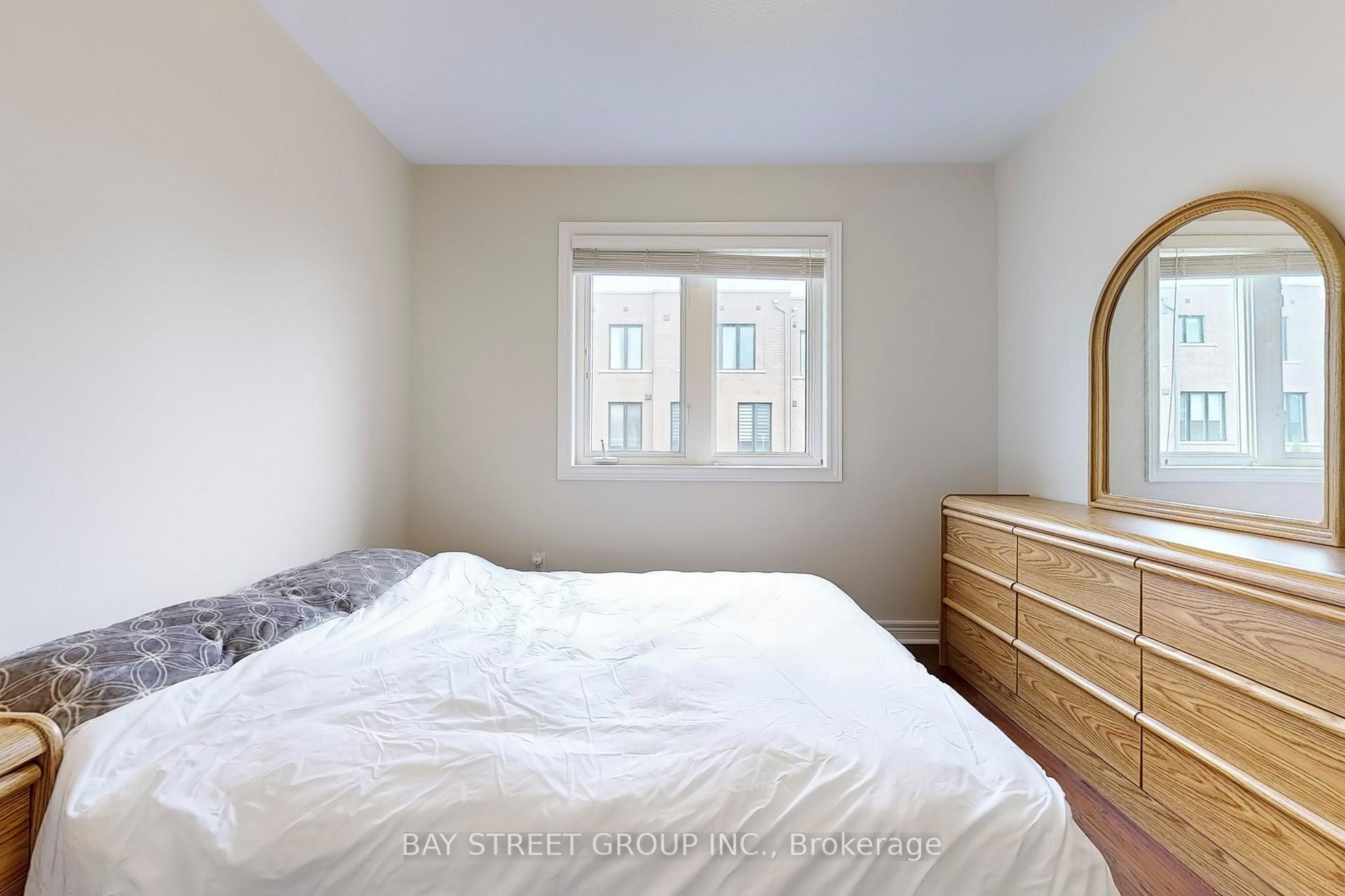 Photo 19 of 25 Maple Ridge Crescent, Markham, Greensborough — HOMEH