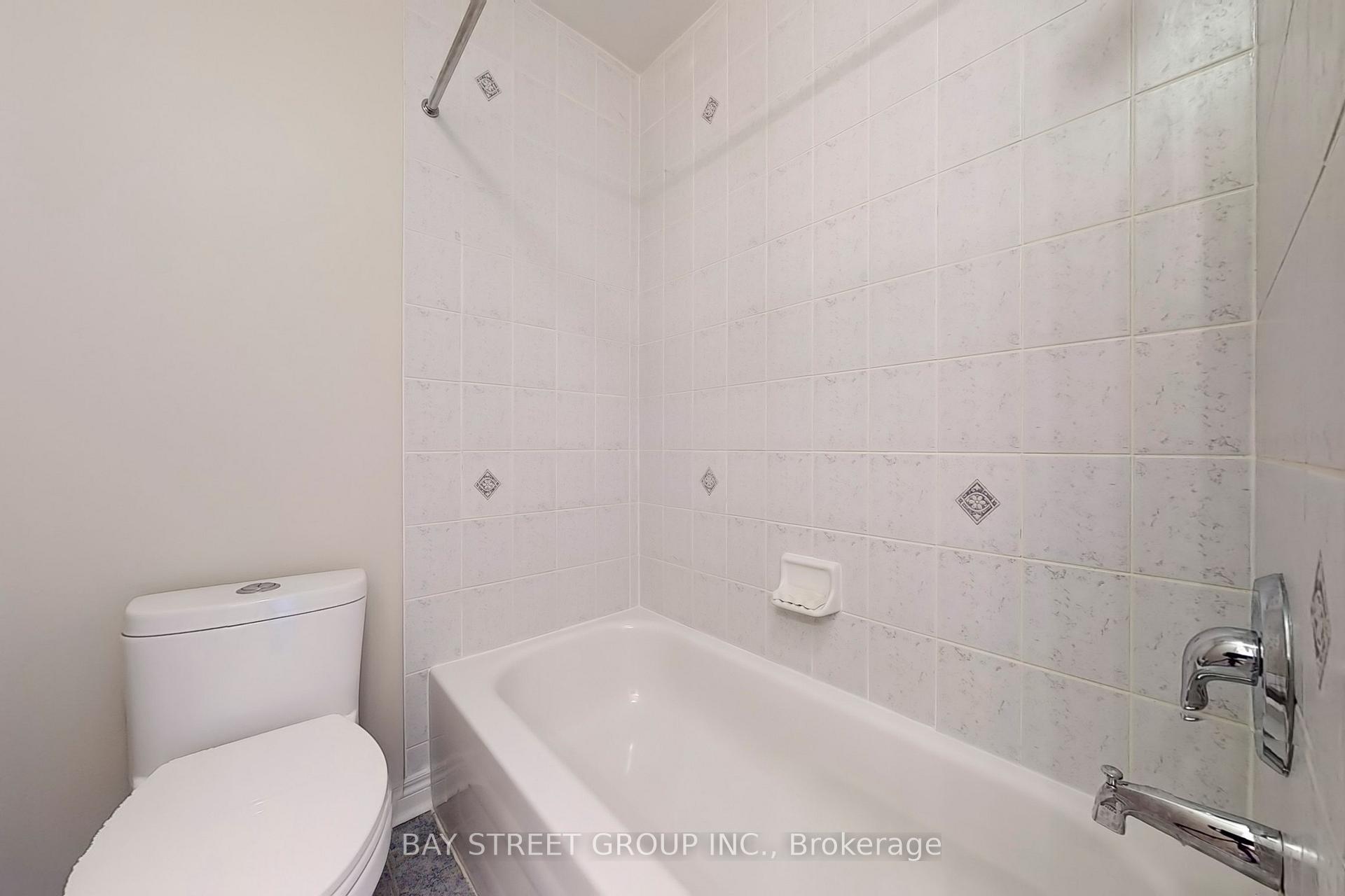 Photo 21 of 25 Maple Ridge Crescent, Markham, Greensborough — HOMEH