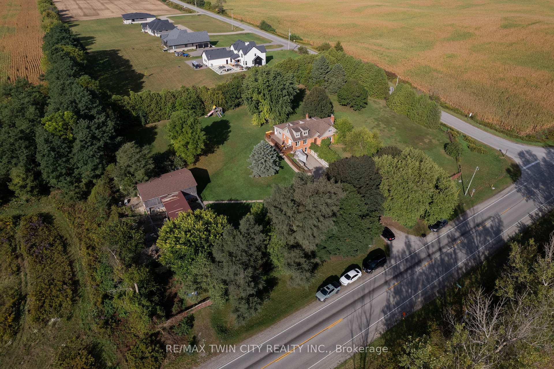 Photo 10 of 93 Simcoe Street, Brant, Oakland — HOMEH