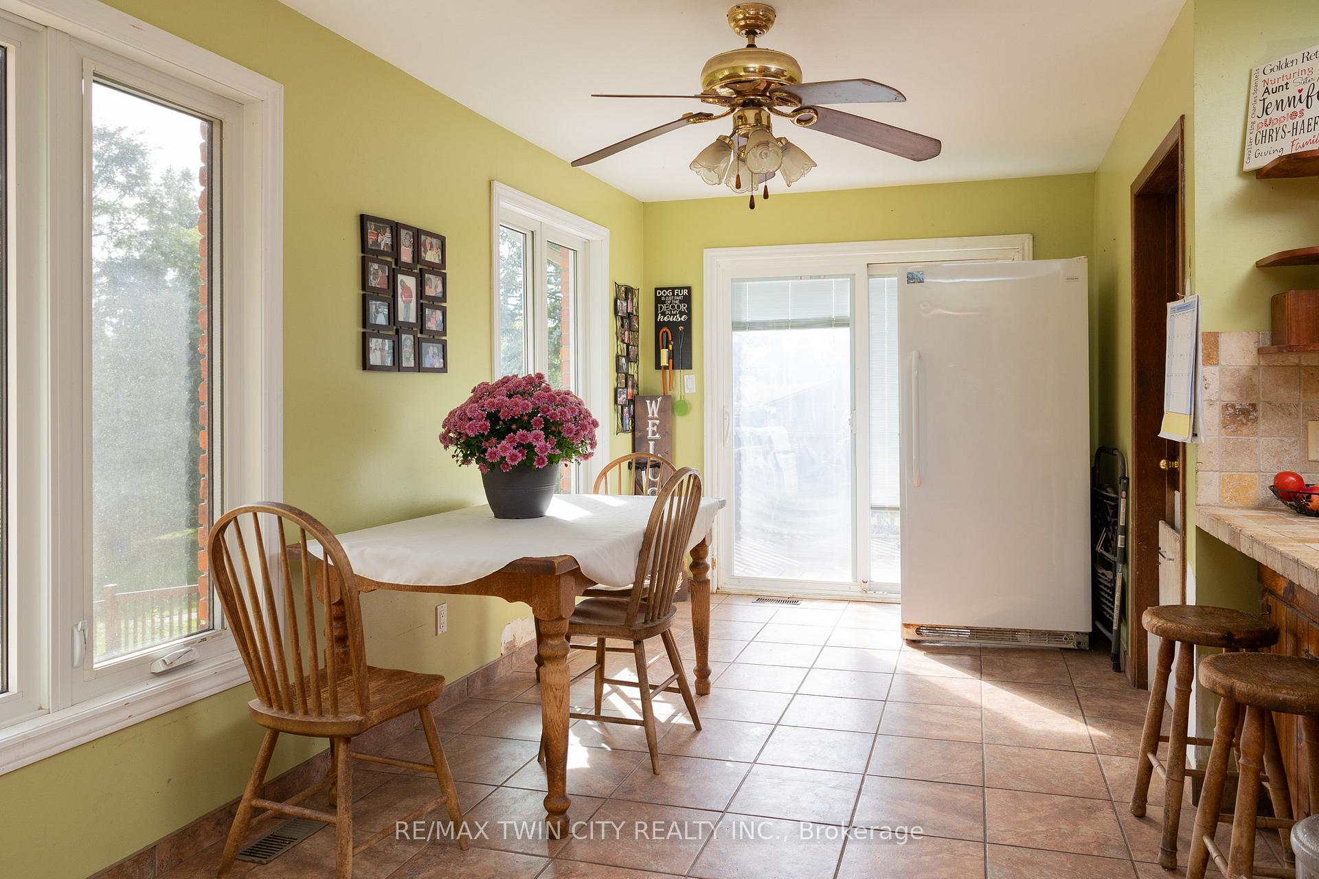 Photo 18 of 93 Simcoe Street, Brant, Oakland — HOMEH