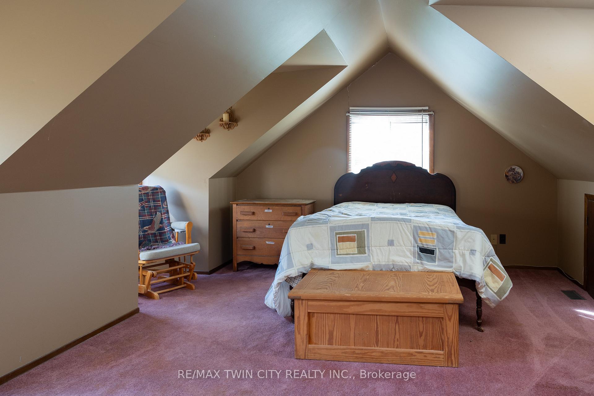 Photo 21 of 93 Simcoe Street, Brant, Oakland — HOMEH