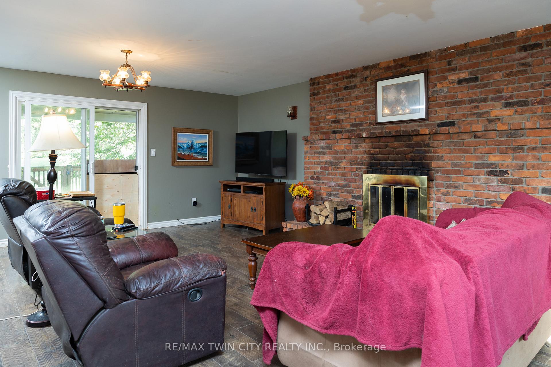Photo 25 of 93 Simcoe Street, Brant, Oakland — HOMEH