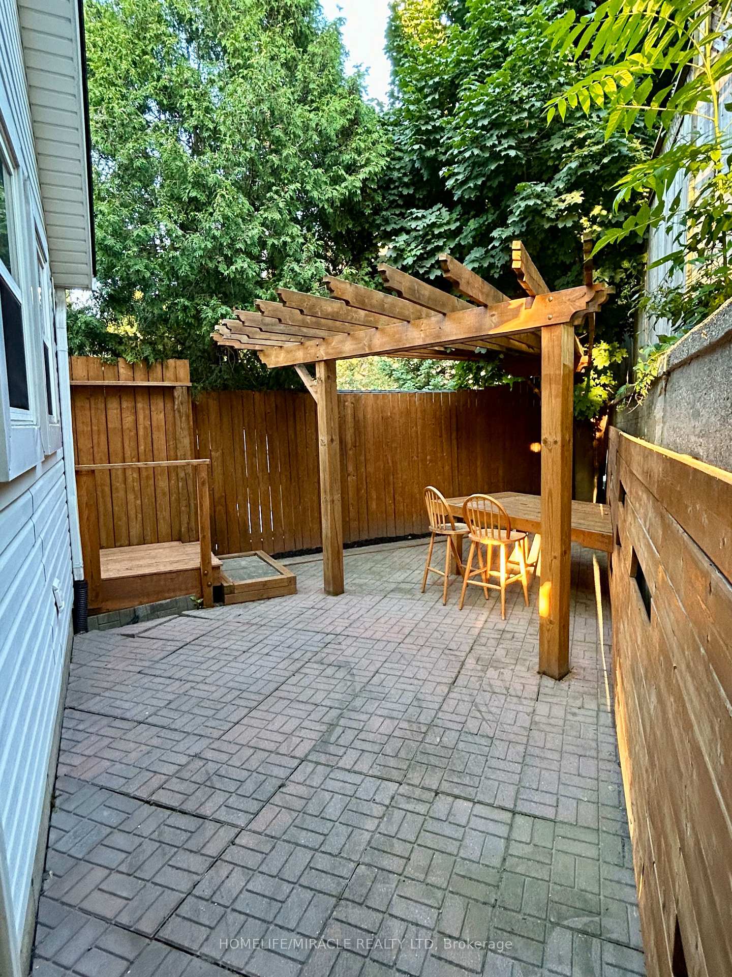 Photo 17 of 11 Shanley Street, Kitchener — HOMEH