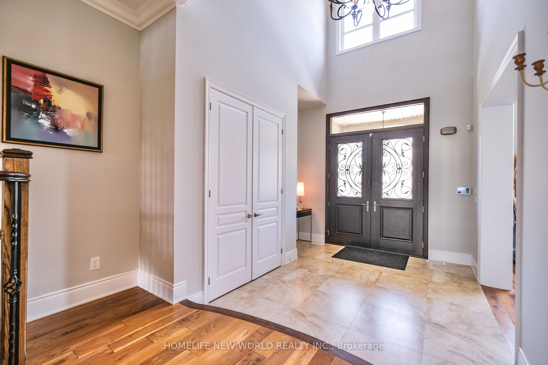 Photo 2 of 98 Carisbrooke Circle, Aurora, Bayview Southeast — HOMEH