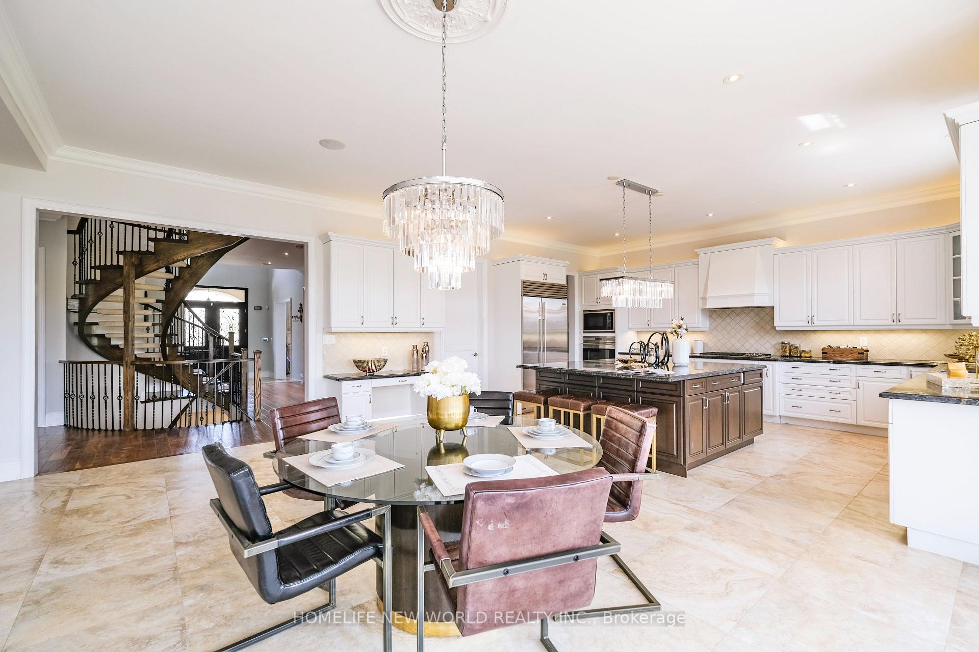 Photo 20 of 98 Carisbrooke Circle, Aurora, Bayview Southeast — HOMEH