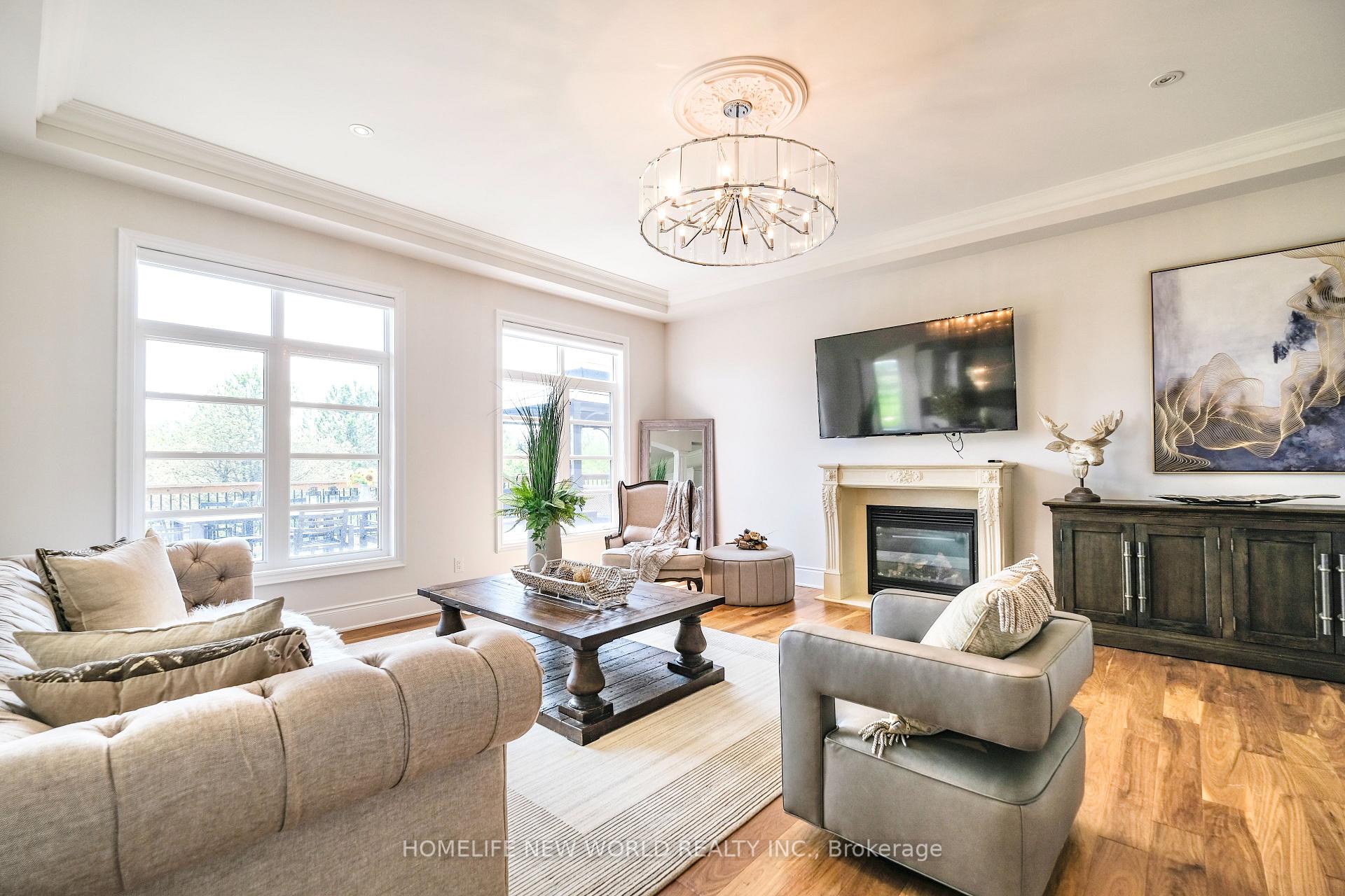 Photo 23 of 98 Carisbrooke Circle, Aurora, Bayview Southeast — HOMEH