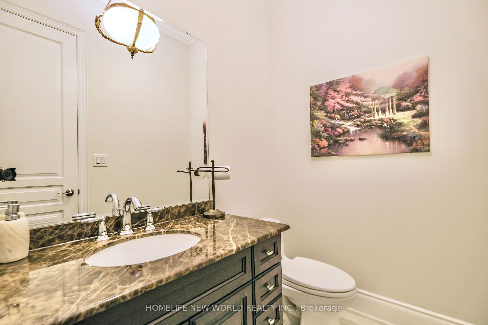 Photo 18 of 98 Carisbrooke Circle, Aurora, Bayview Southeast — HOMEH