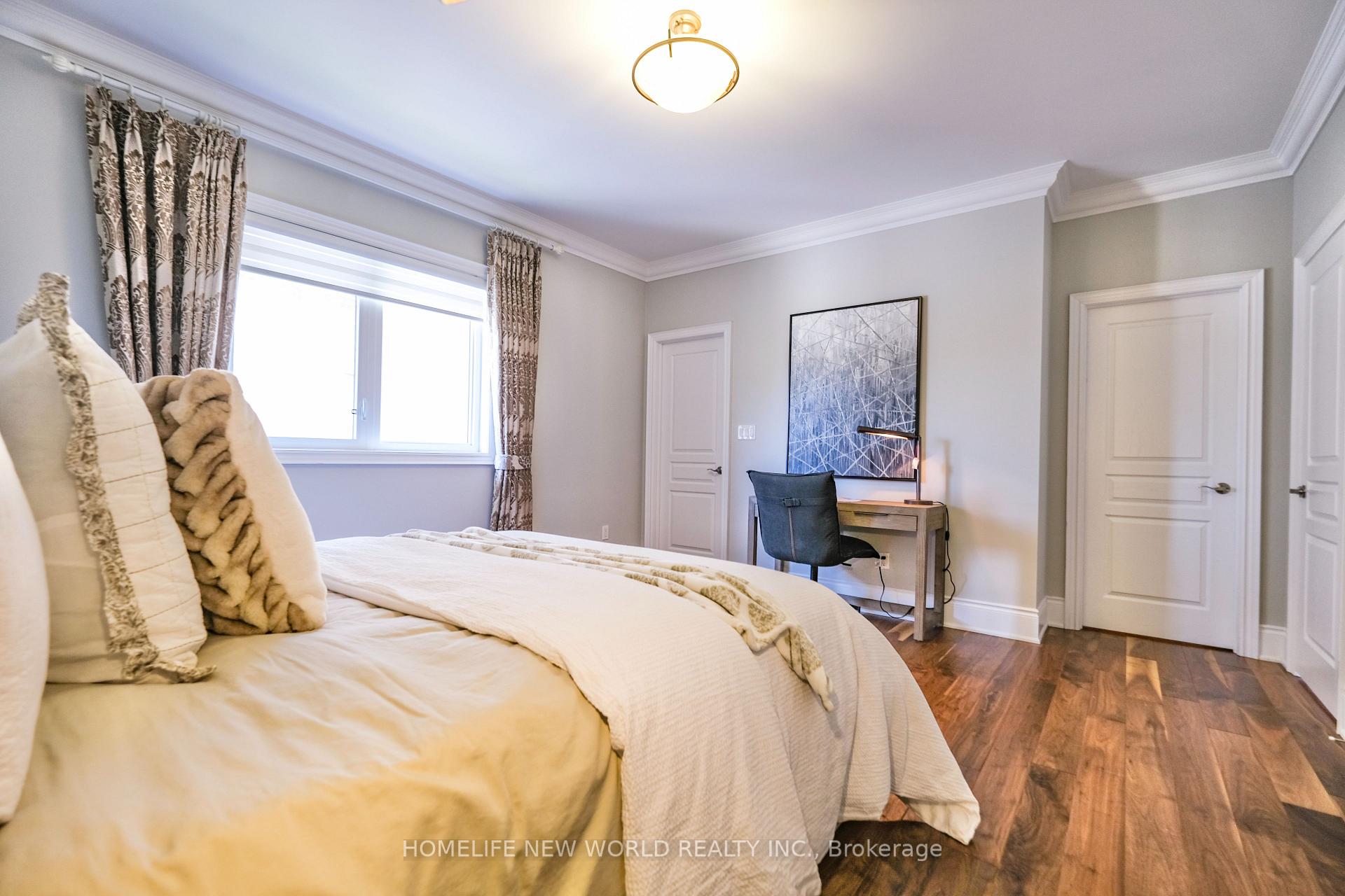 Photo 26 of 98 Carisbrooke Circle, Aurora, Bayview Southeast — HOMEH