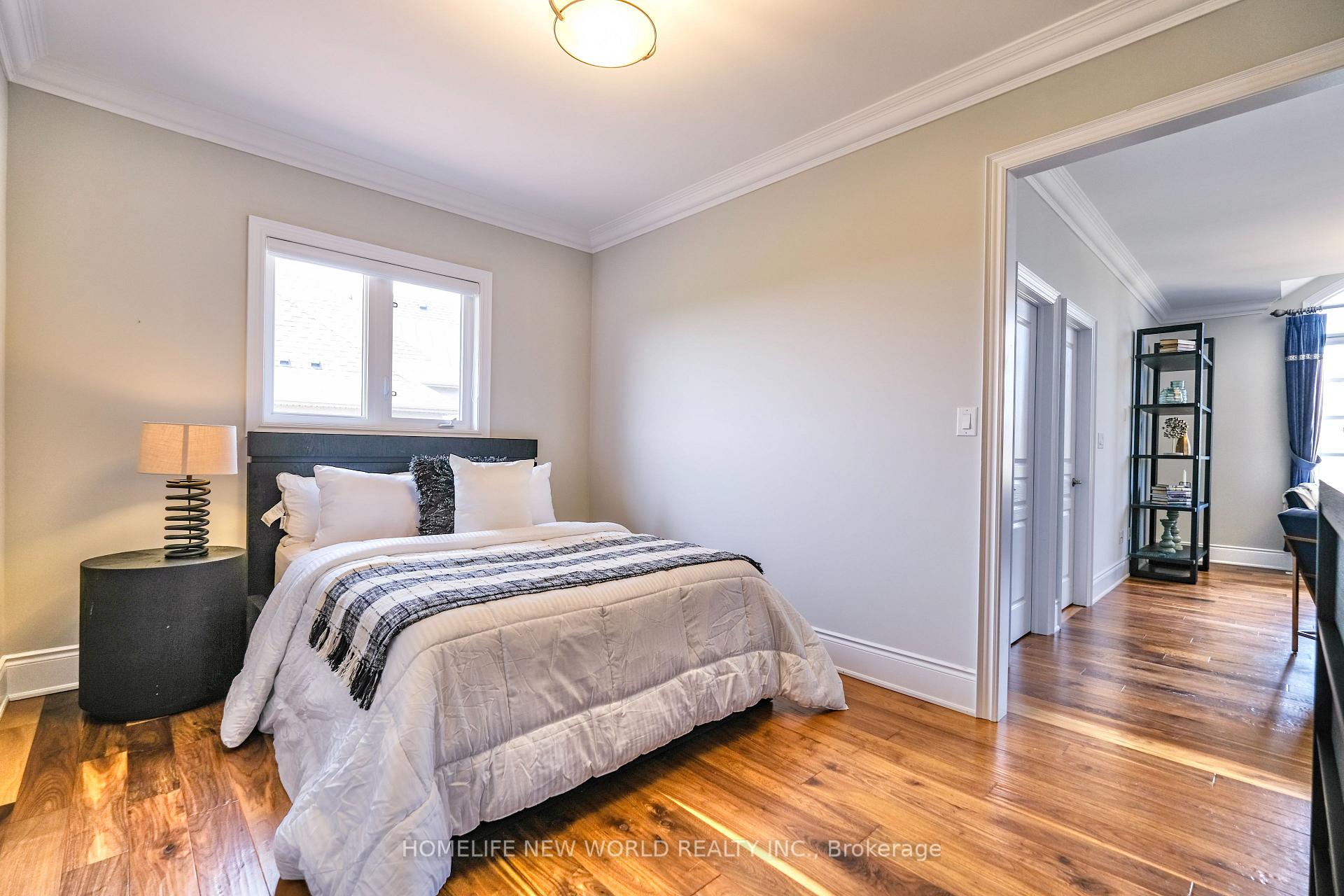 Photo 25 of 98 Carisbrooke Circle, Aurora, Bayview Southeast — HOMEH