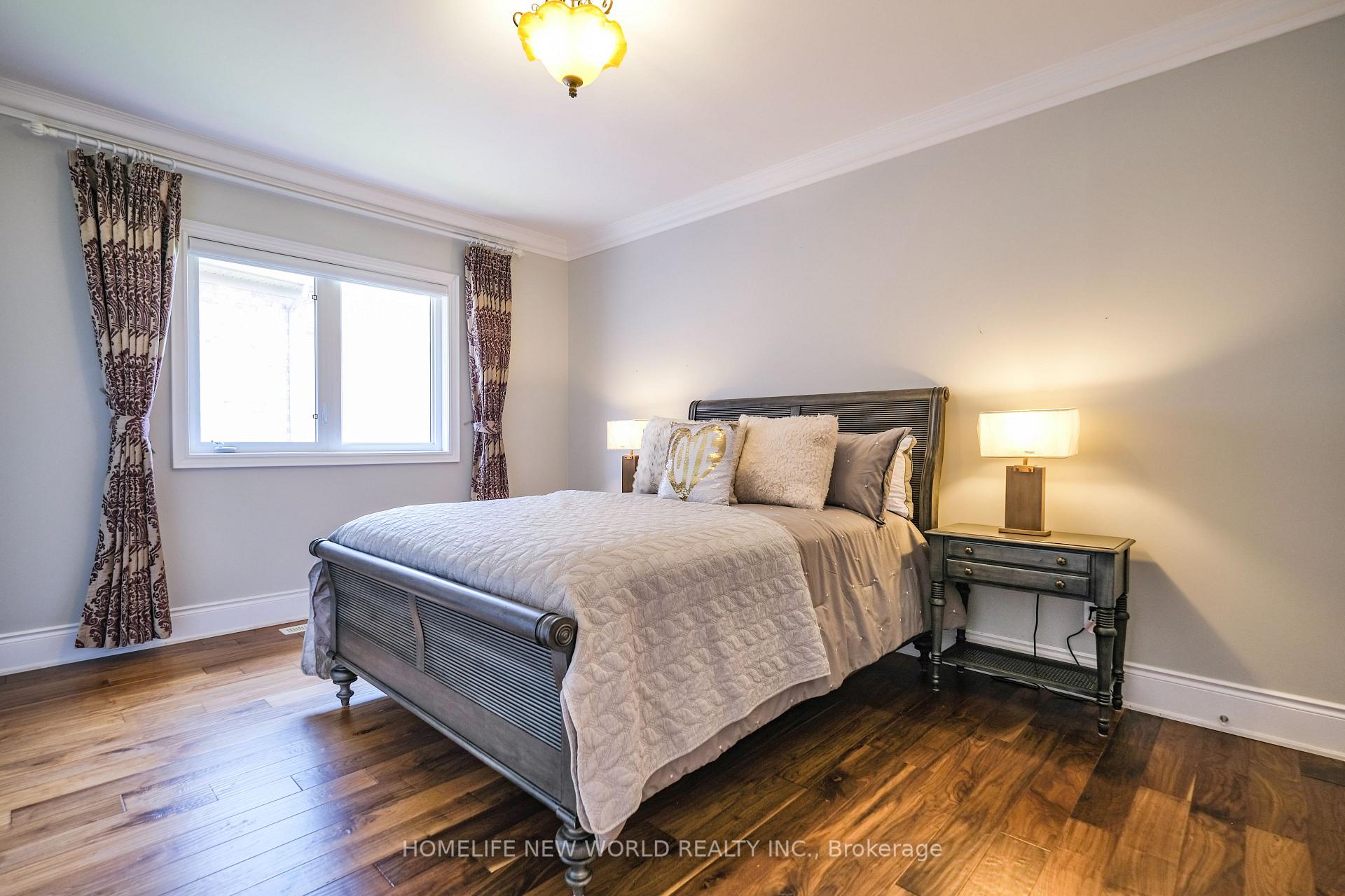 Photo 30 of 98 Carisbrooke Circle, Aurora, Bayview Southeast — HOMEH