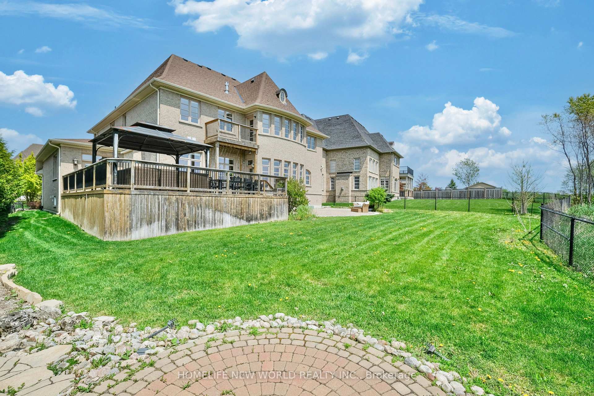 Photo 36 of 98 Carisbrooke Circle, Aurora, Bayview Southeast — HOMEH