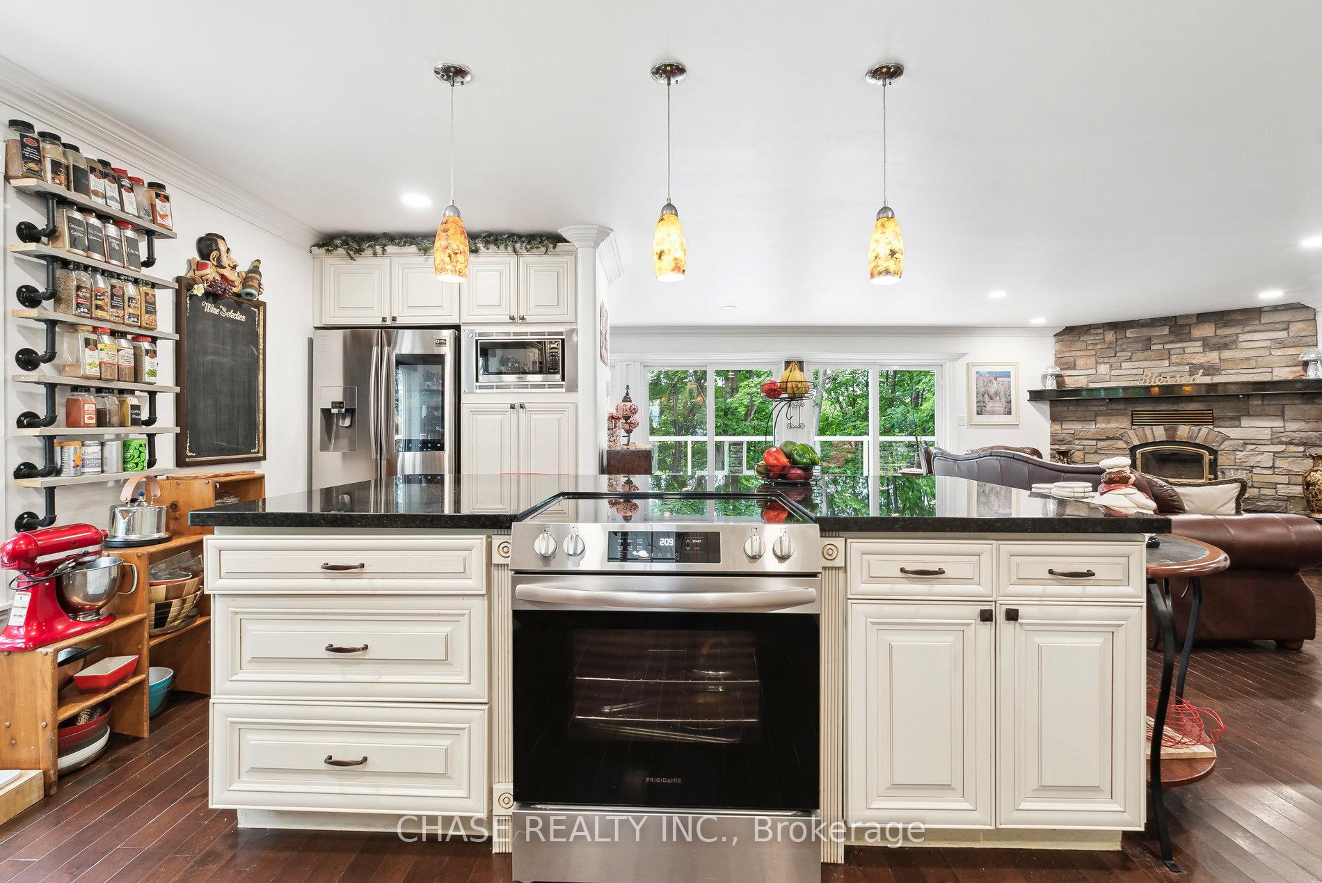 Photo 13 of 430 Murray Road, Midland — HOMEH
