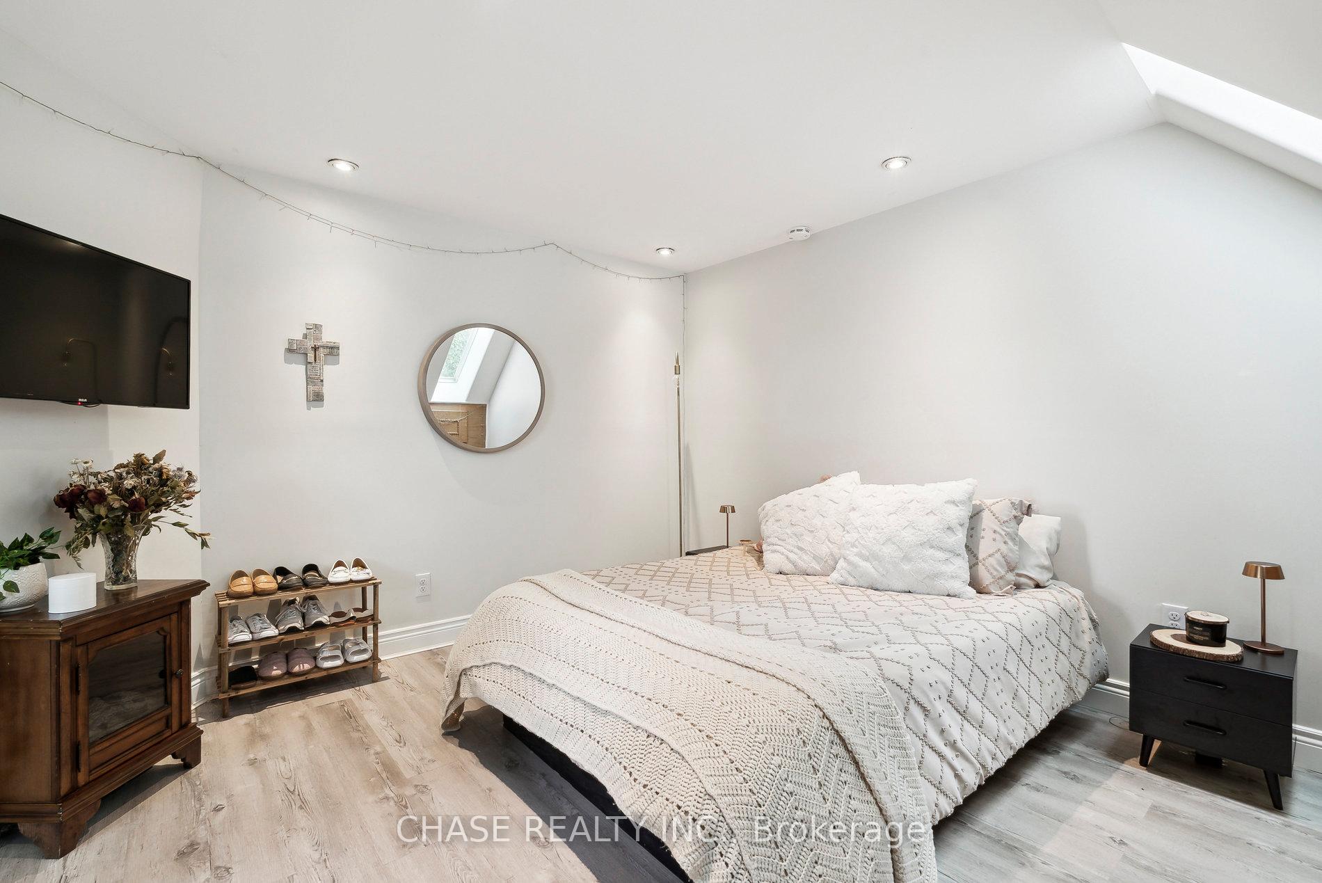Photo 26 of 430 Murray Road, Midland — HOMEH