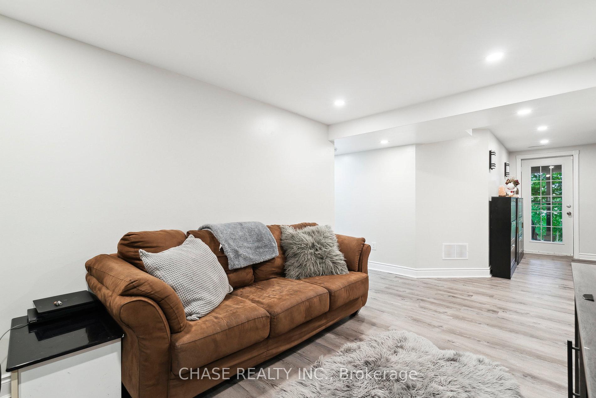 Photo 16 of 430 Murray Road, Midland — HOMEH