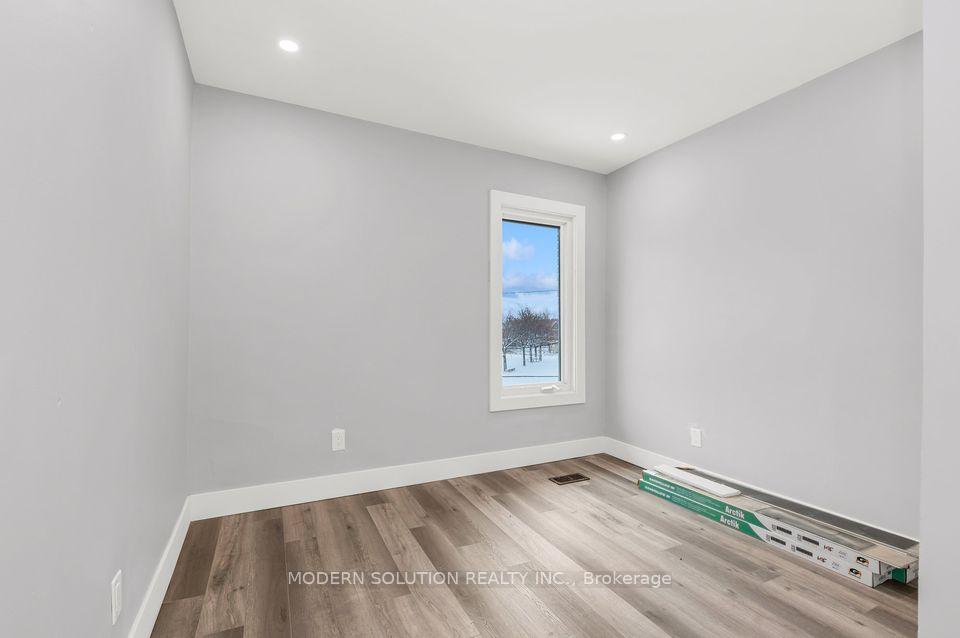 Photo 9 of 165 Stirton Street, Hamilton, Gibson — HOMEH