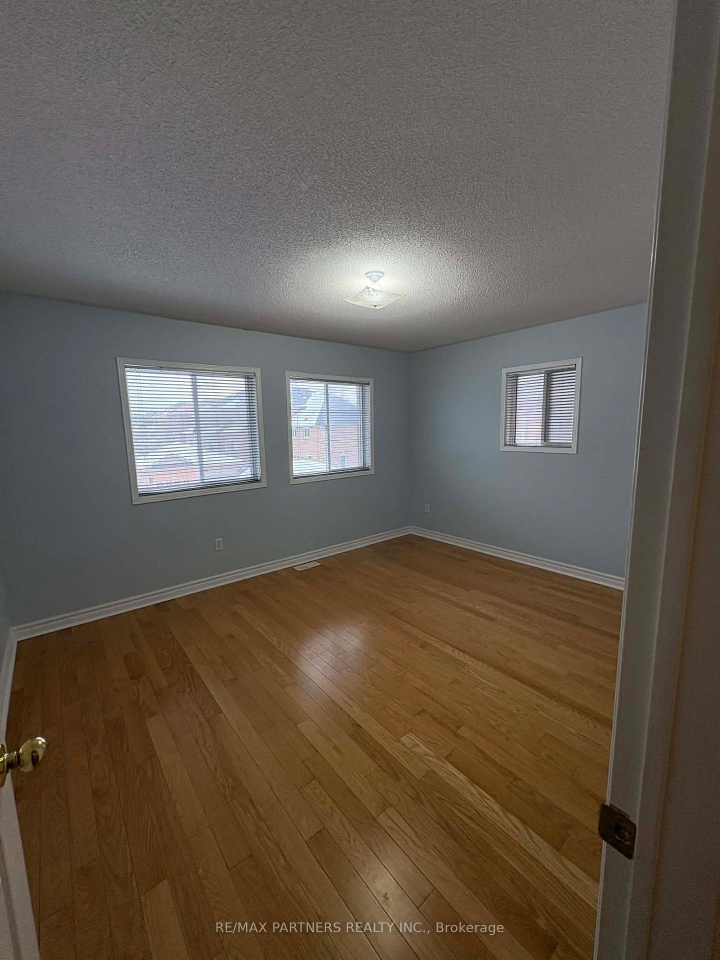 Photo 7 of 83 Bur Oak Avenue, Markham, Berczy — HOMEH