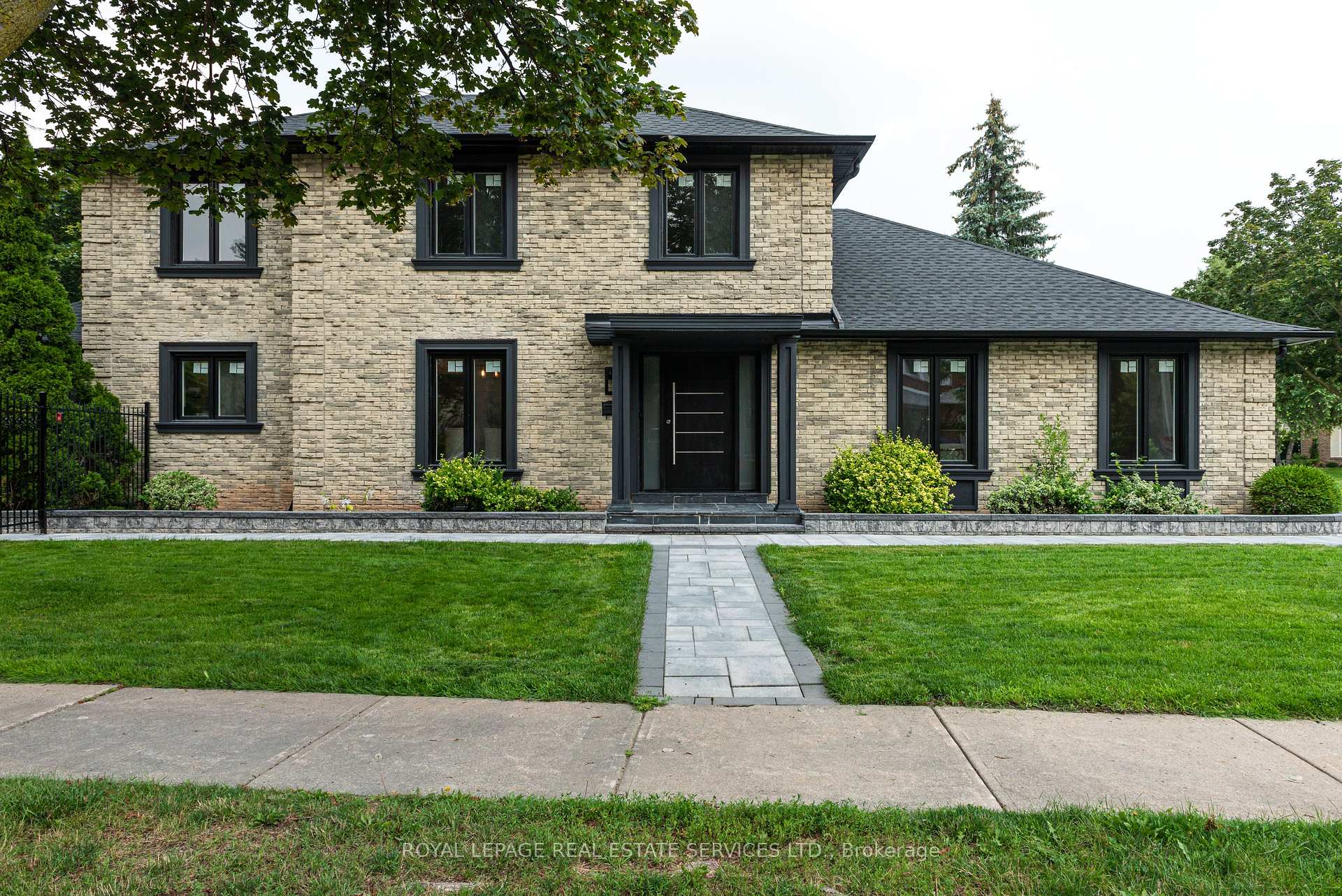 Front of 2535 Robin Drive