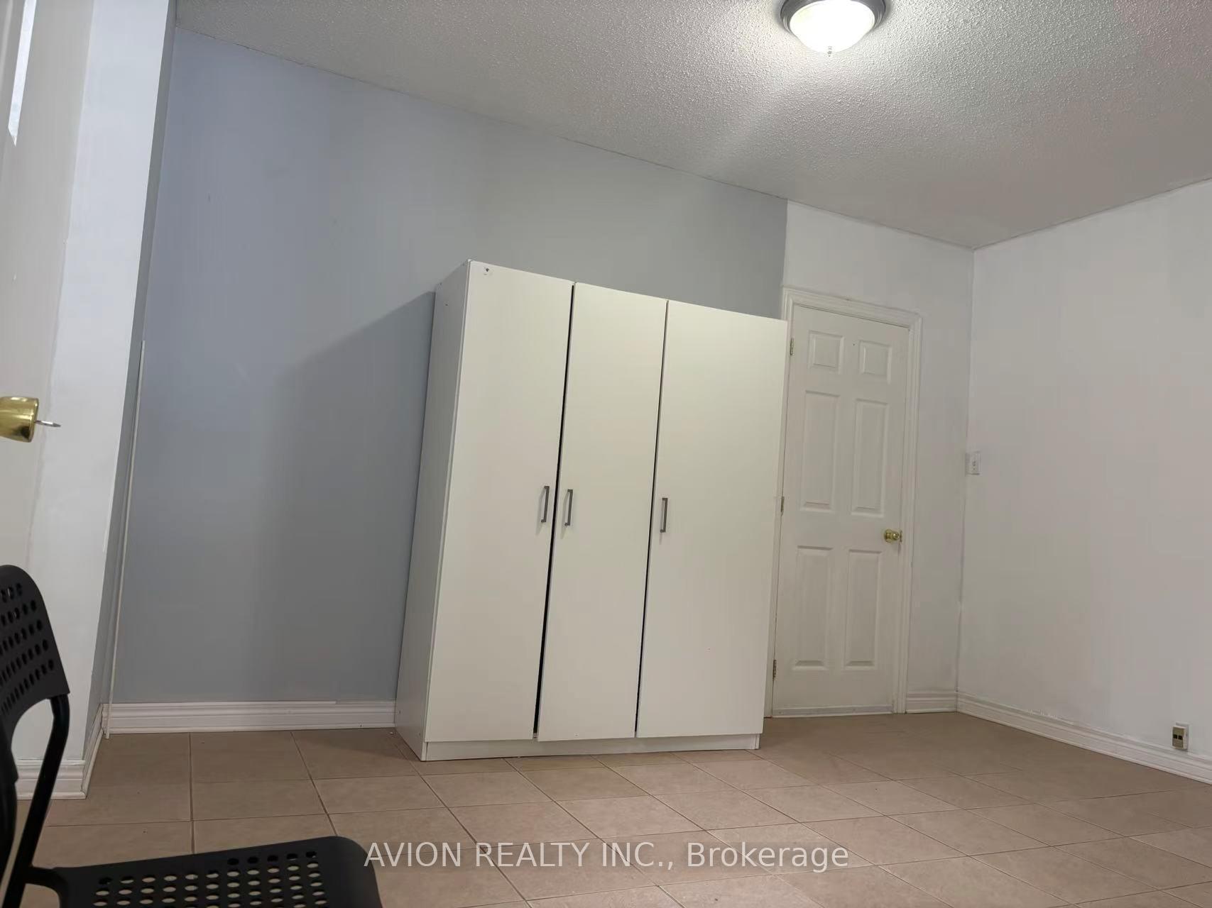 Photo 4 of Unit lower, 540 Paisley Boulevard W, Mississauga, Cooksville — HOMEH