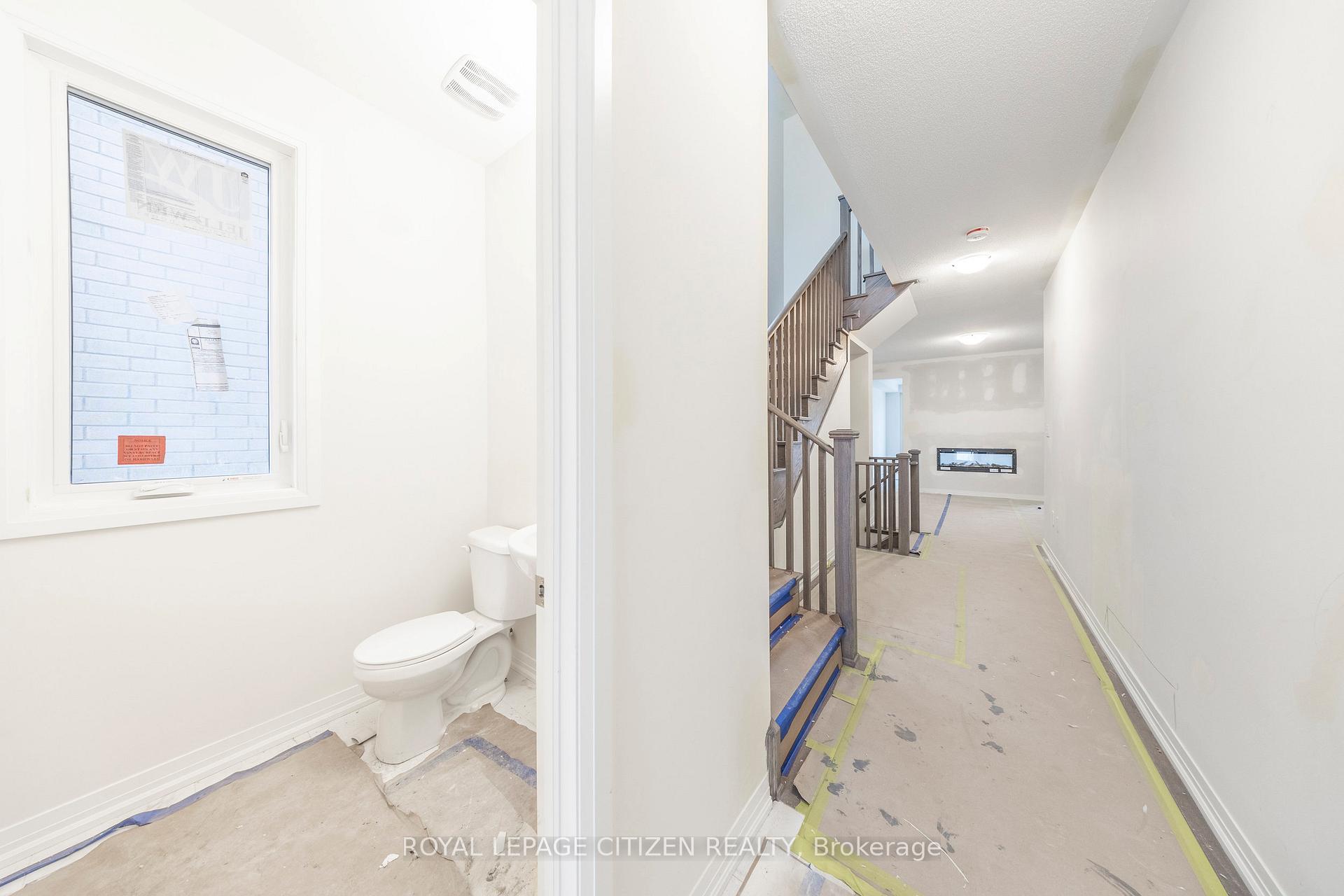 Photo 7 of 1833 Irish Moss Square, Pickering, Rural Pickering — HOMEH