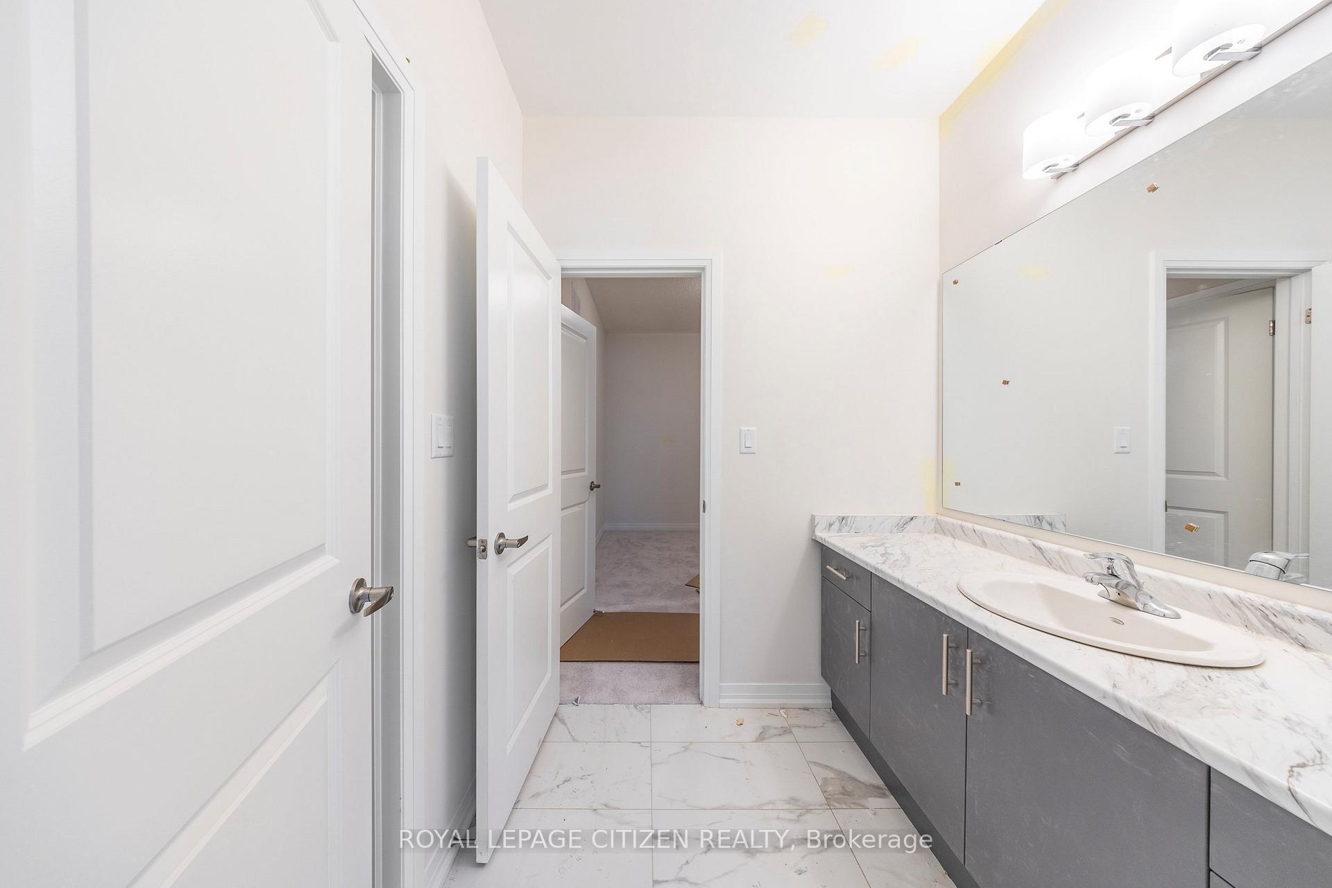 Photo 14 of 1833 Irish Moss Square, Pickering, Rural Pickering — HOMEH