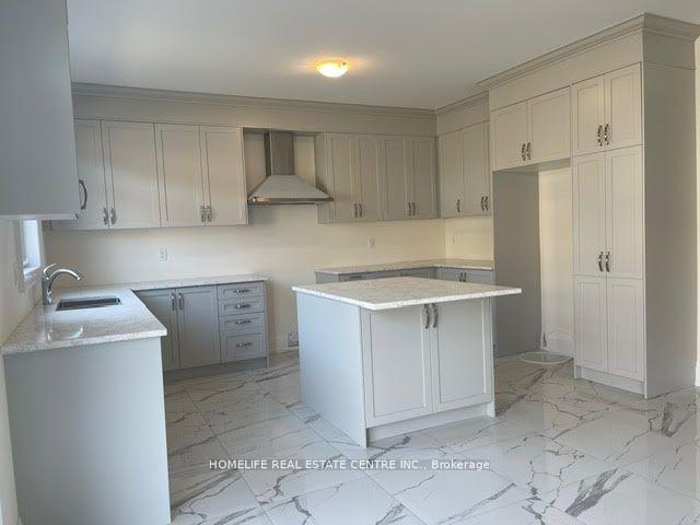 Photo 3 of 29 Claremont Drive, Brampton, Sandringham-Wellington — HOMEH