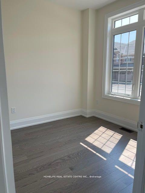 Photo 10 of 29 Claremont Drive, Brampton, Sandringham-Wellington — HOMEH