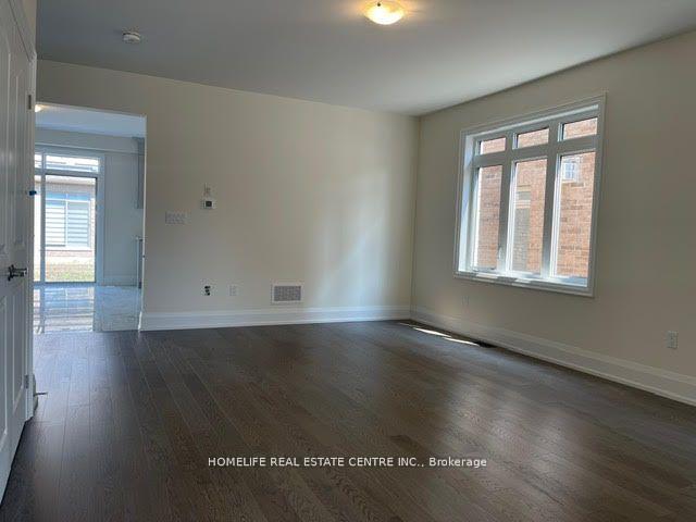 Photo 11 of 29 Claremont Drive, Brampton, Sandringham-Wellington — HOMEH