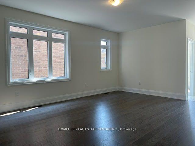 Photo 8 of 29 Claremont Drive, Brampton, Sandringham-Wellington — HOMEH