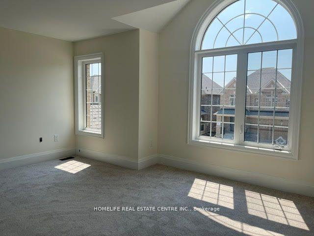 Photo 17 of 29 Claremont Drive, Brampton, Sandringham-Wellington — HOMEH