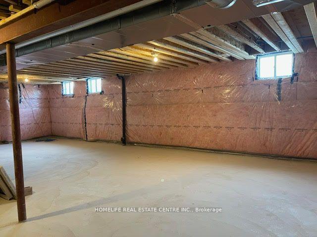 Photo 20 of 29 Claremont Drive, Brampton, Sandringham-Wellington — HOMEH