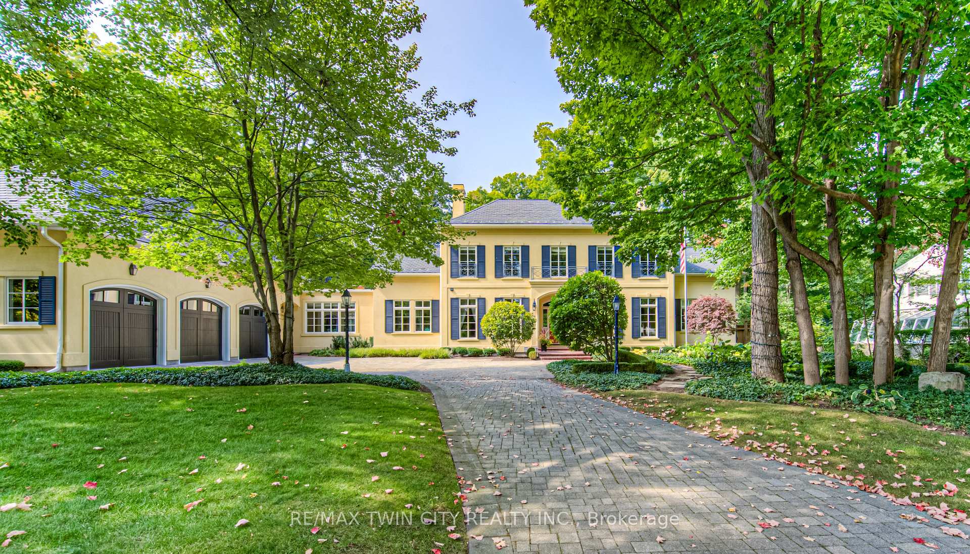 Front of 573 Sugarbush Drive