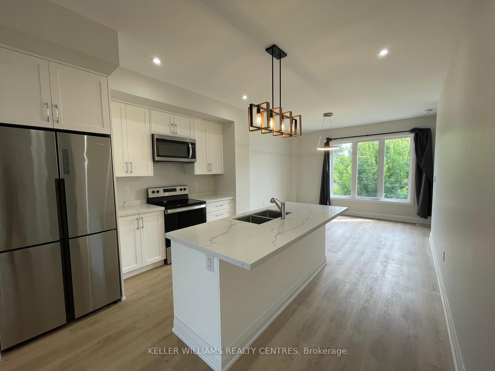 Photo 2 of 440 Veterans Dr, Barrie, Holly — HOMEH