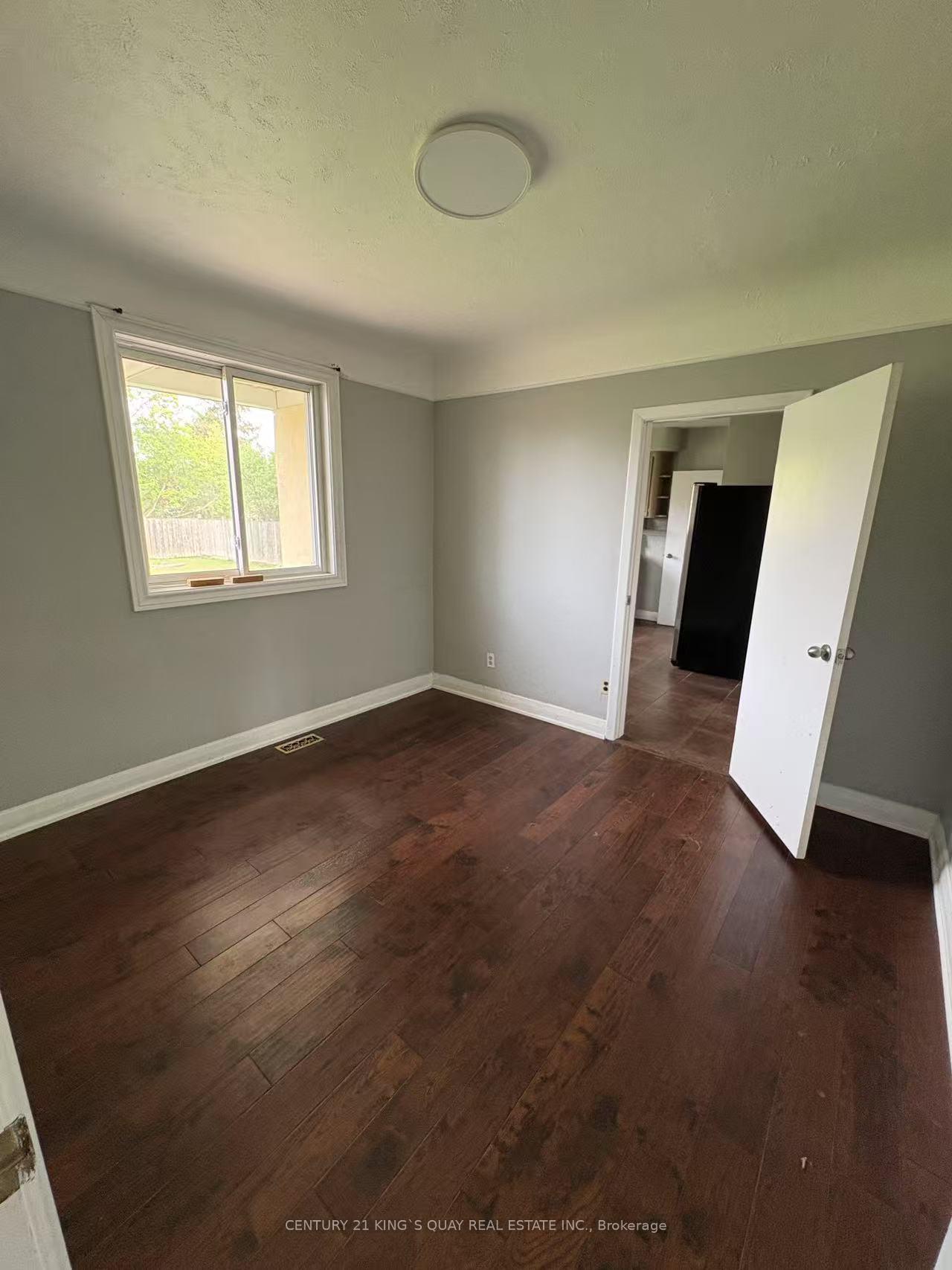 Photo 3 of 140 Ninth Avenue, Kitchener — HOMEH